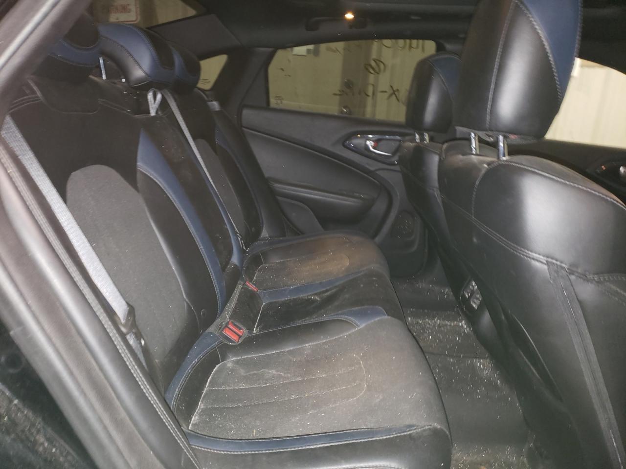 Photo 6 from auction – 2015 CHRYSLER 200 S with VIN 1C3CCCDG9FN525233