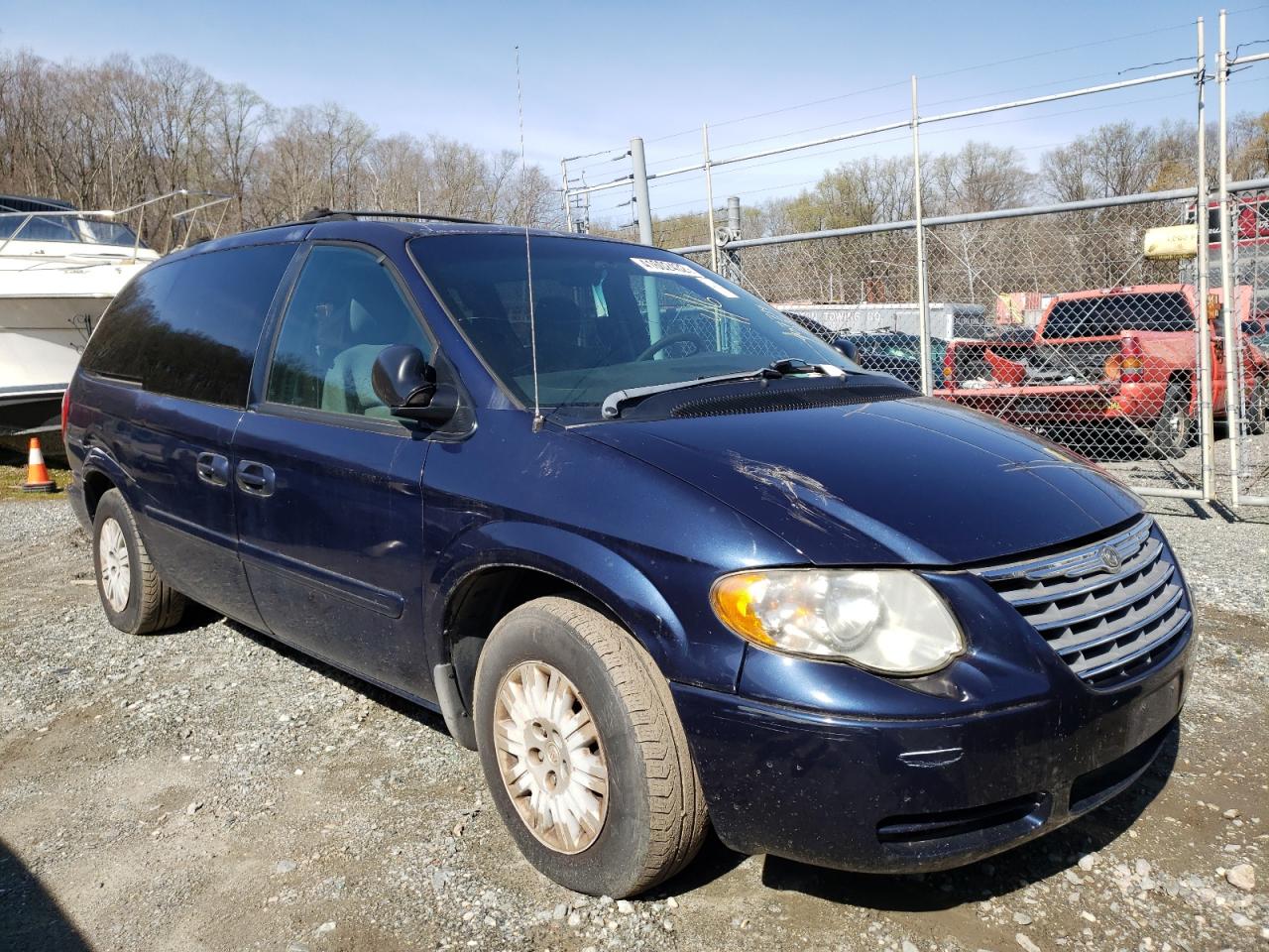 Photo 1 from auction – 2005 CHRYSLER TOWN & COU with VIN 2C4GP44R25R155317