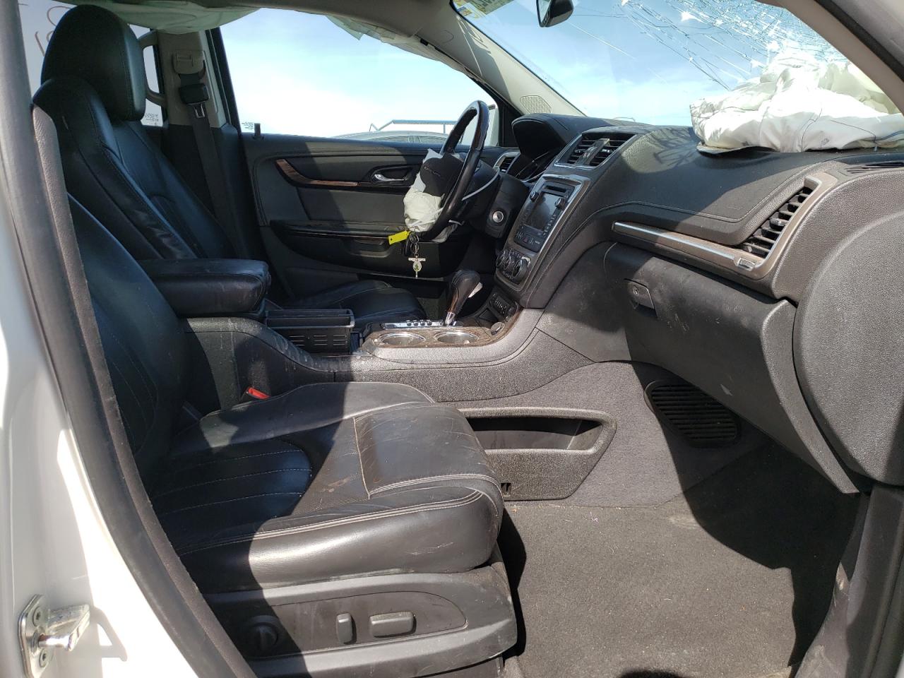 Photo 5 from auction – 2014 GMC ACADIA DEN with VIN 1GKKVTKD7EJ199582