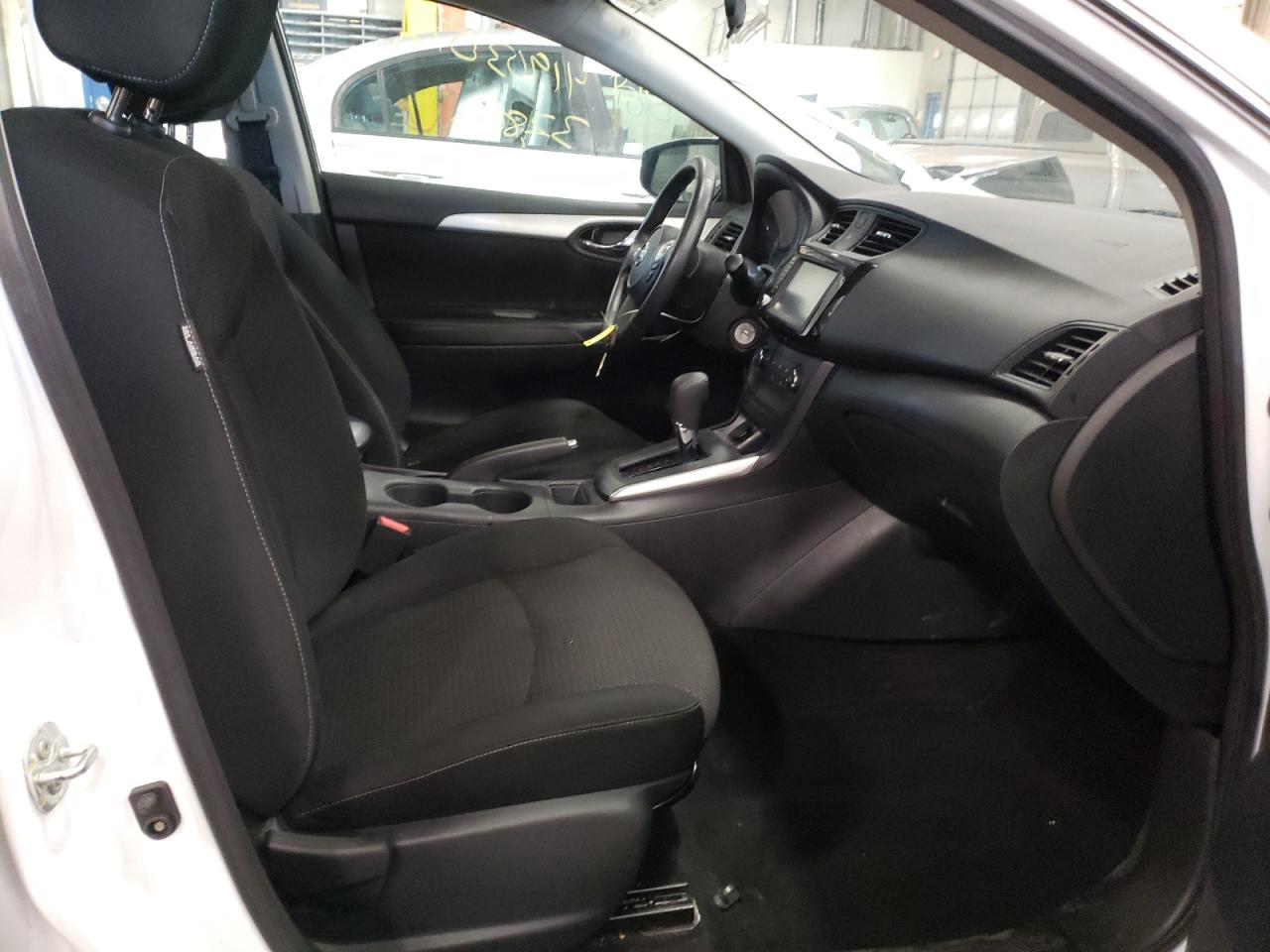 Photo 5 from auction – 2019 NISSAN SENTRA S with VIN 3N1AB7AP3KY337809