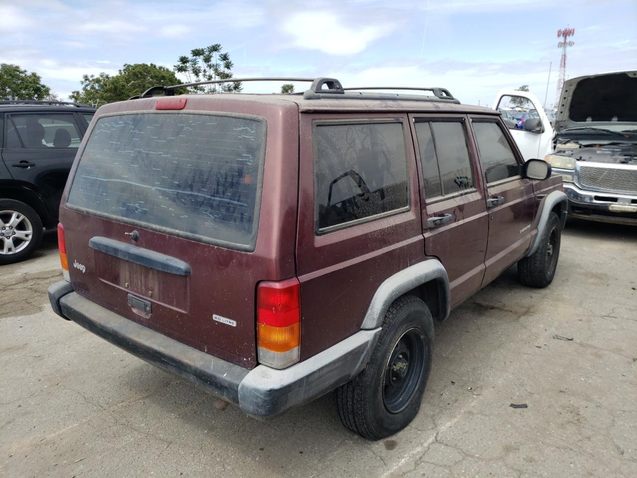 Photo 4 from auction – 2000 JEEP CHEROKEE S with VIN 1J4FT28S1YL242917