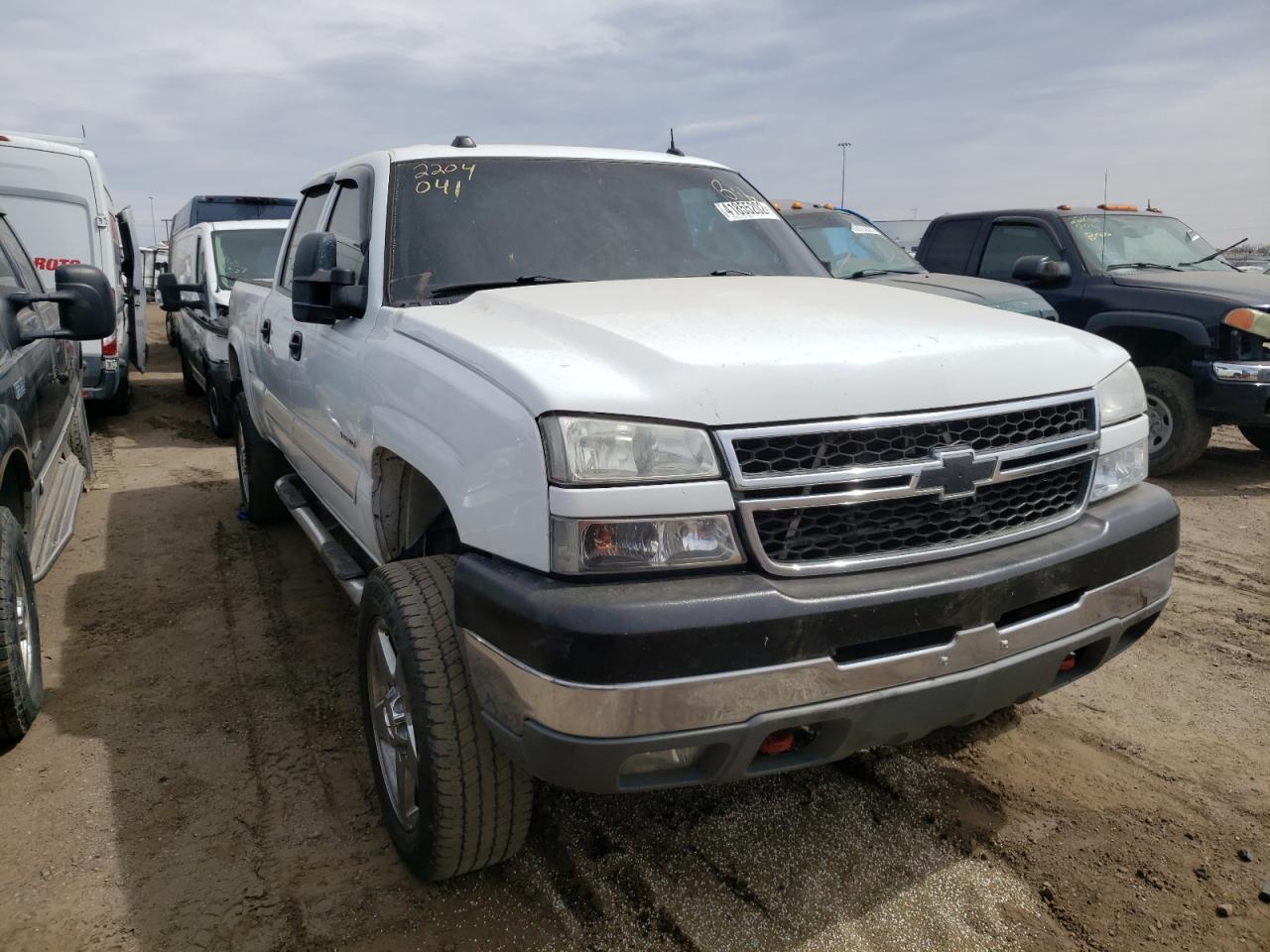 Photo 13 from auction – 2005 CHEVROLET SILVERADO with VIN 1GCHK23285F852140