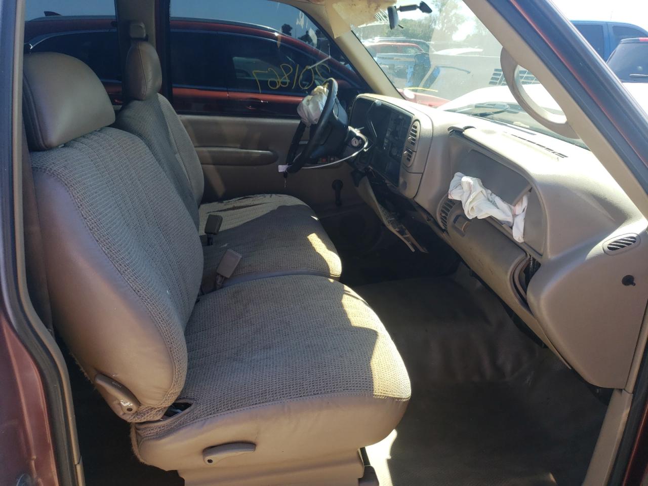 Photo 5 from auction – 1998 GMC SIERRA C15 with VIN 1GTEC19M1WE521068