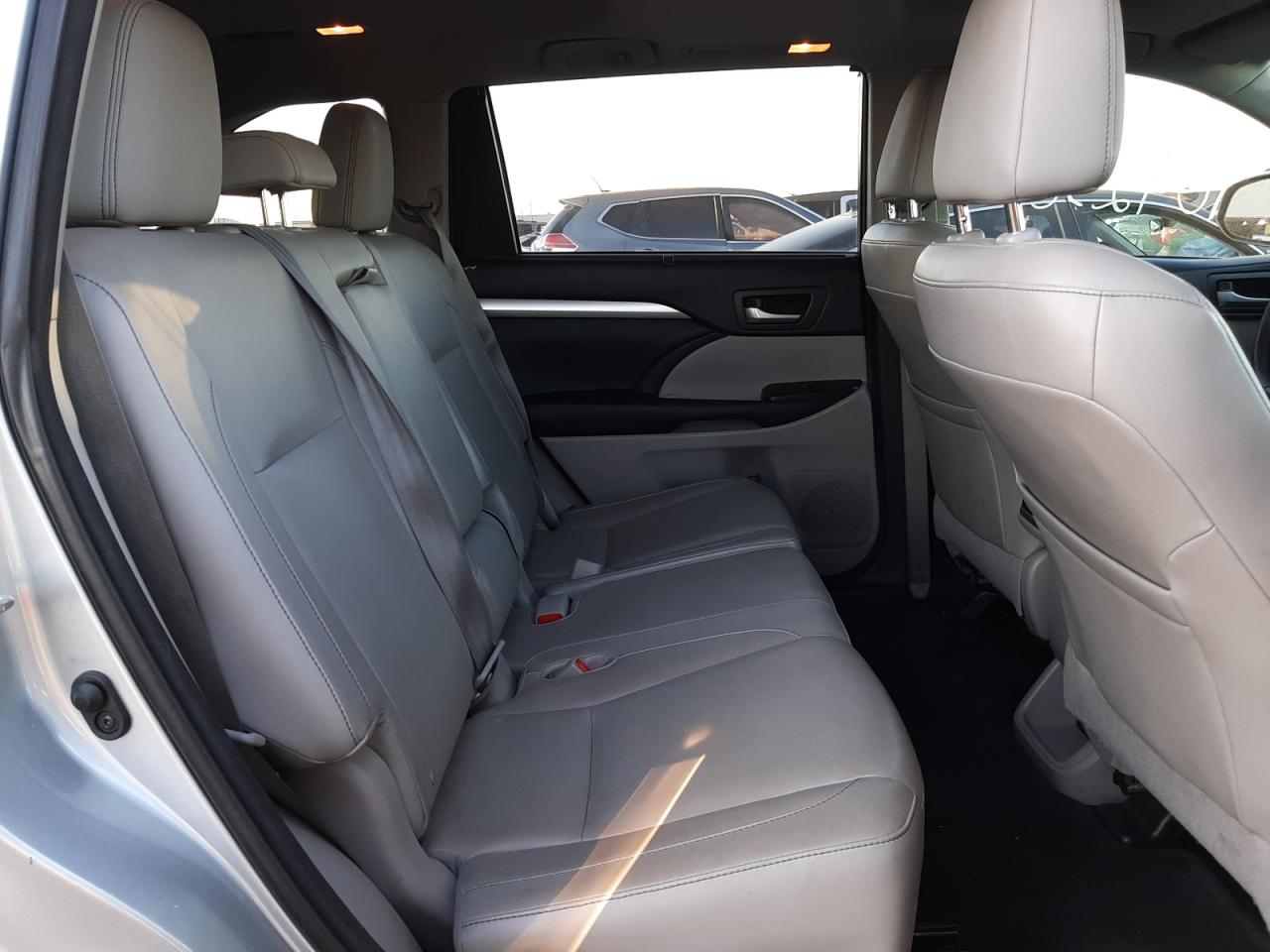 Фото 6 с аукциона – 2015 TOYOTA HIGHLANDER с VIN 5TDKKRFH9FS086239