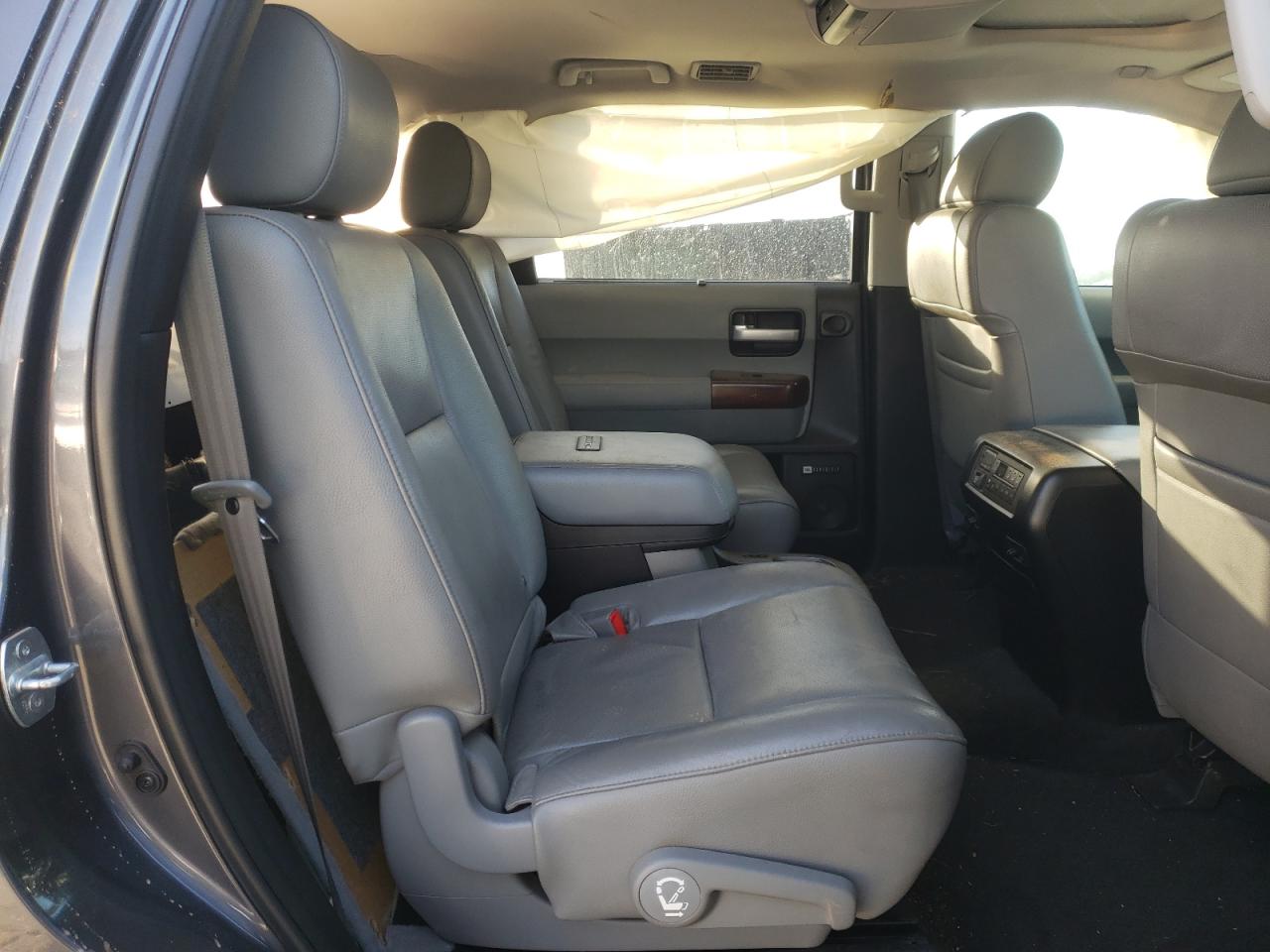 Photo 6 from auction – 2014 TOYOTA SEQUOIA PL with VIN 5TDDW5G12ES096066