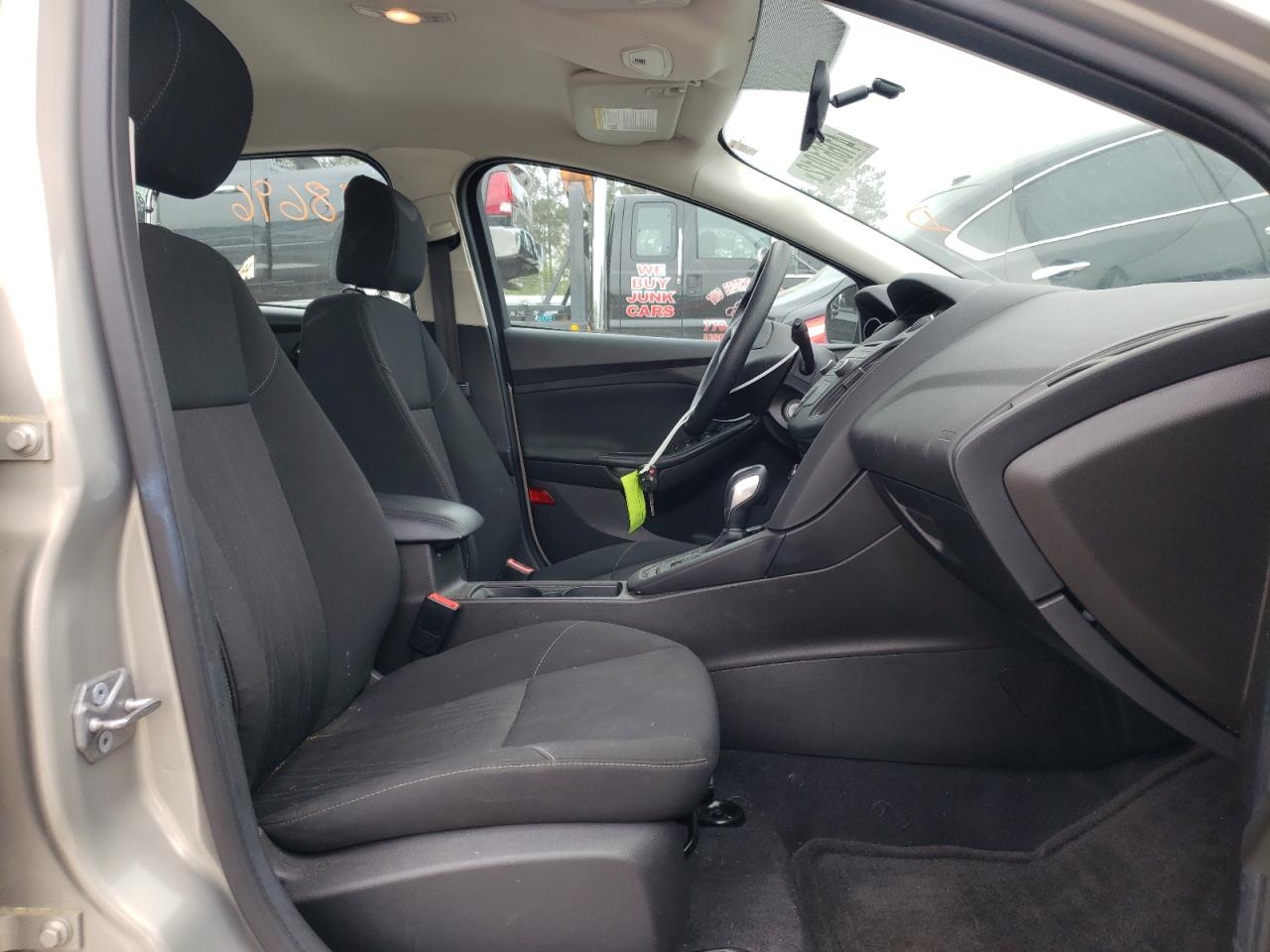 Photo 5 from auction – 2016 FORD FOCUS SE with VIN 1FADP3K29GL389443