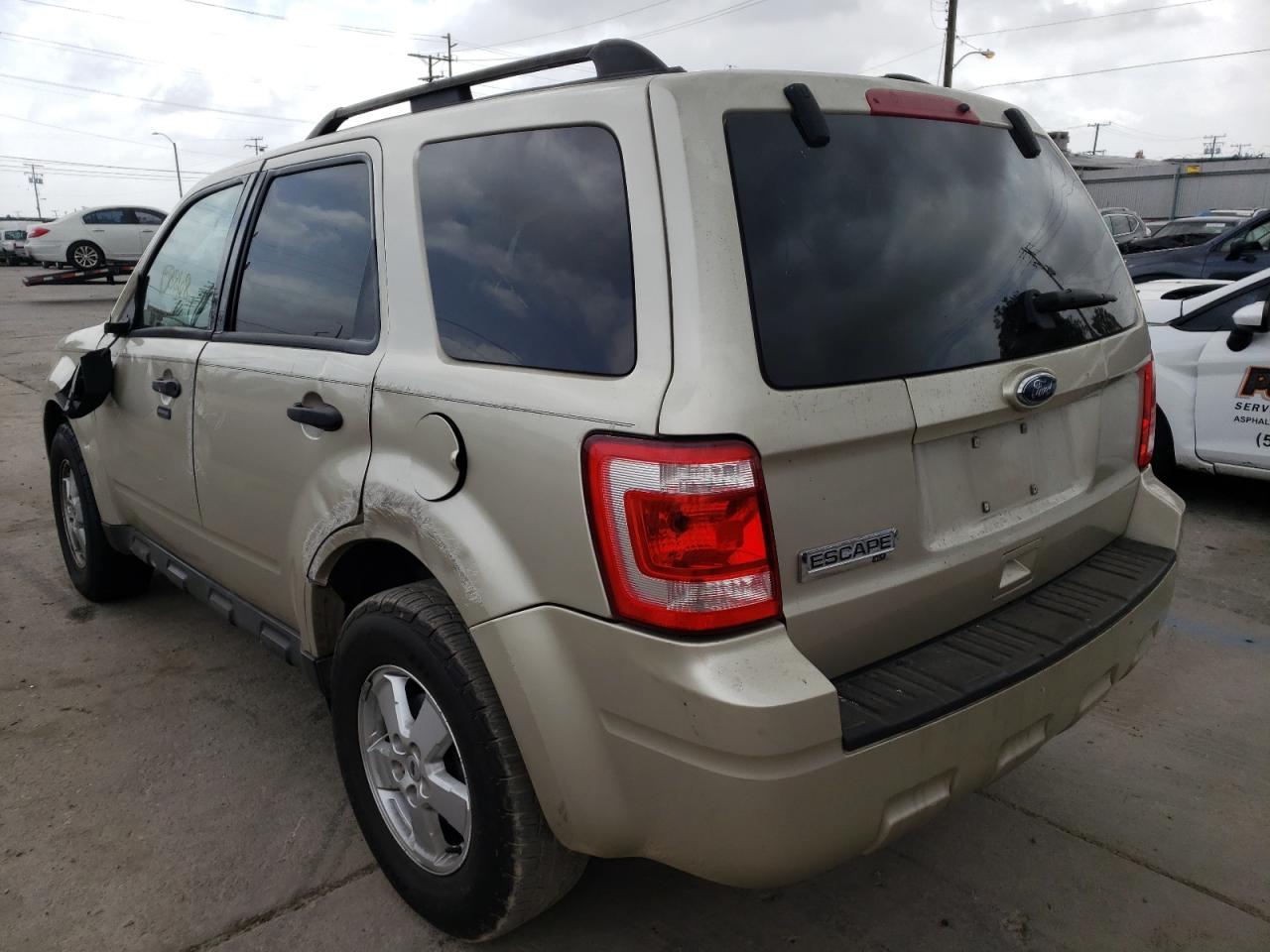 Photo 3 from auction – 2010 FORD ESCAPE XLT with VIN 1FMCU0D79AKA08172