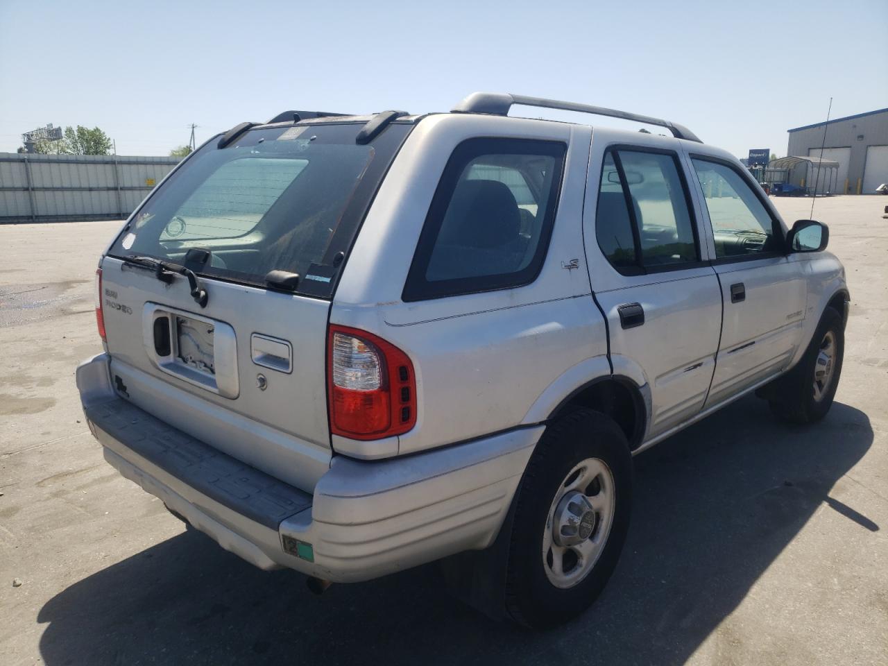 Photo 4 from auction – 2000 ISUZU RODEO S with VIN 4S2CK58W0Y4314138