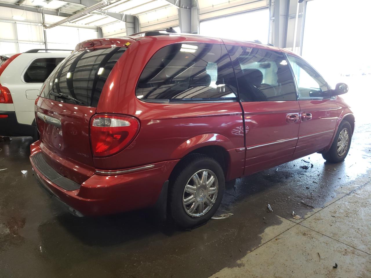 Photo 4 from auction – 2007 CHRYSLER TOWN & COU with VIN 2A8GP64L27R141579