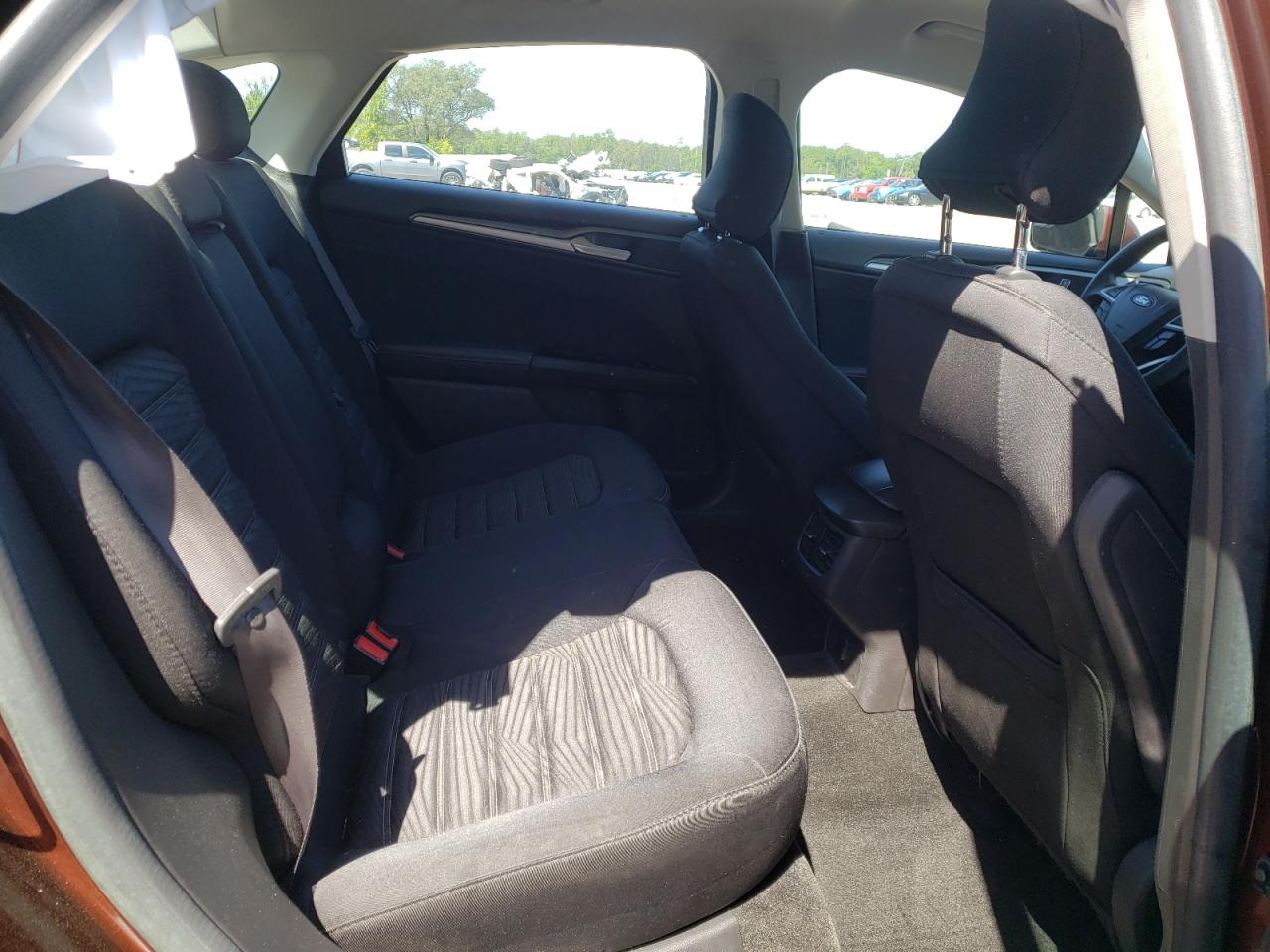 Photo 6 from auction – 2016 FORD FUSION SE with VIN 3FA6P0HD6GR210471