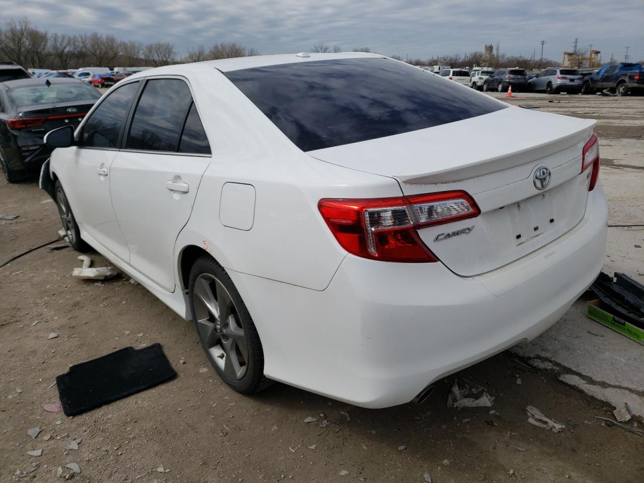 Photo 3 from auction – 2012 TOYOTA CAMRY SE with VIN 4T1BK1FK4CU015806