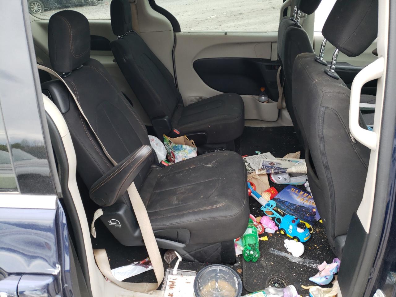 Photo 6 from auction – 2018 CHRYSLER PACIFICA T with VIN 2C4RC1FG0JR126486