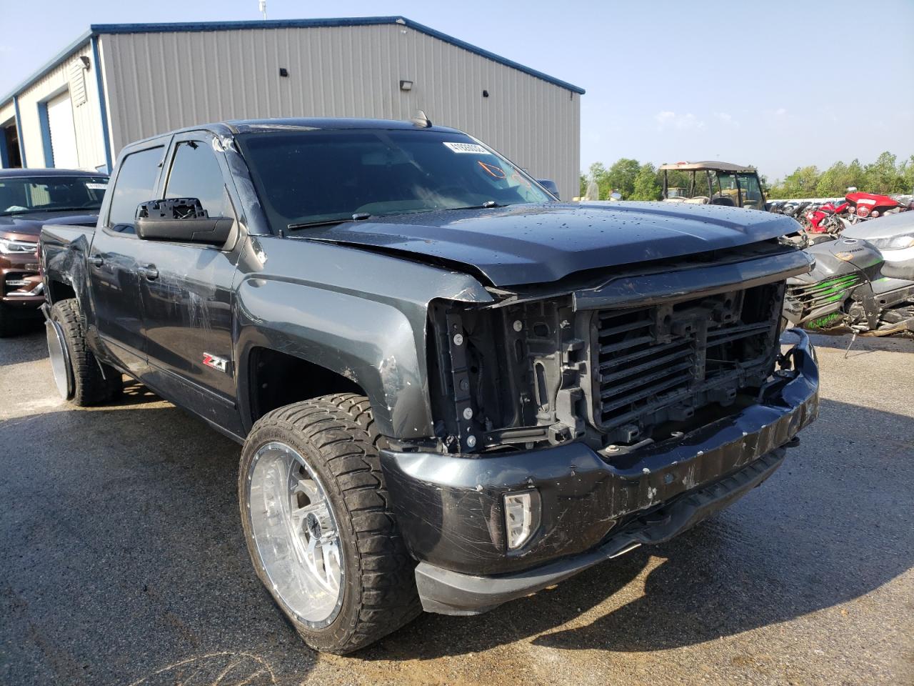 CHEVROLET SILVERADO 2018 with VIN 3GCUKREC2JG371144 - Photo from auction