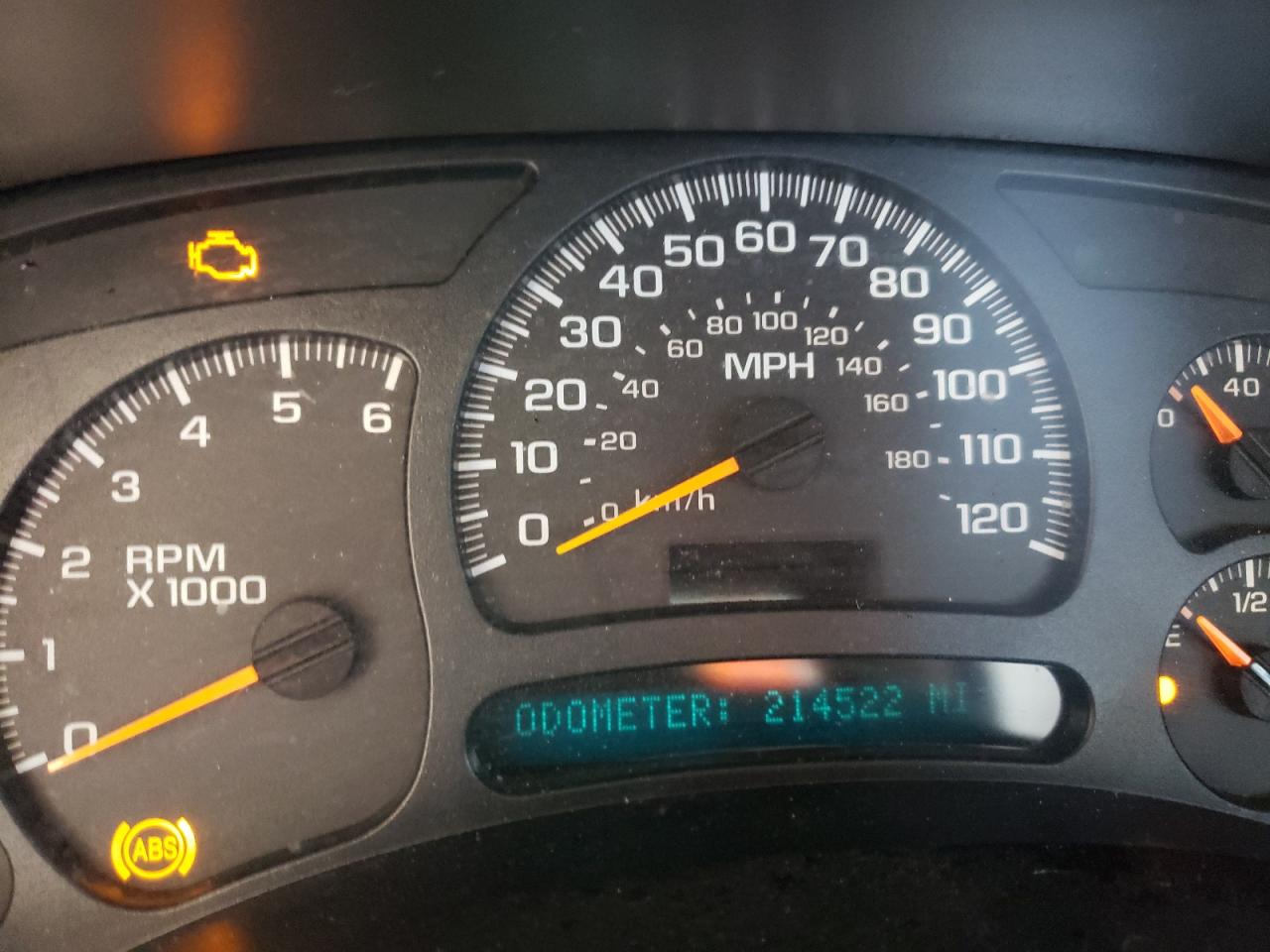 Photo 8 from auction – 2005 CHEVROLET SILVERADO with VIN 1GCEC14V15Z319645