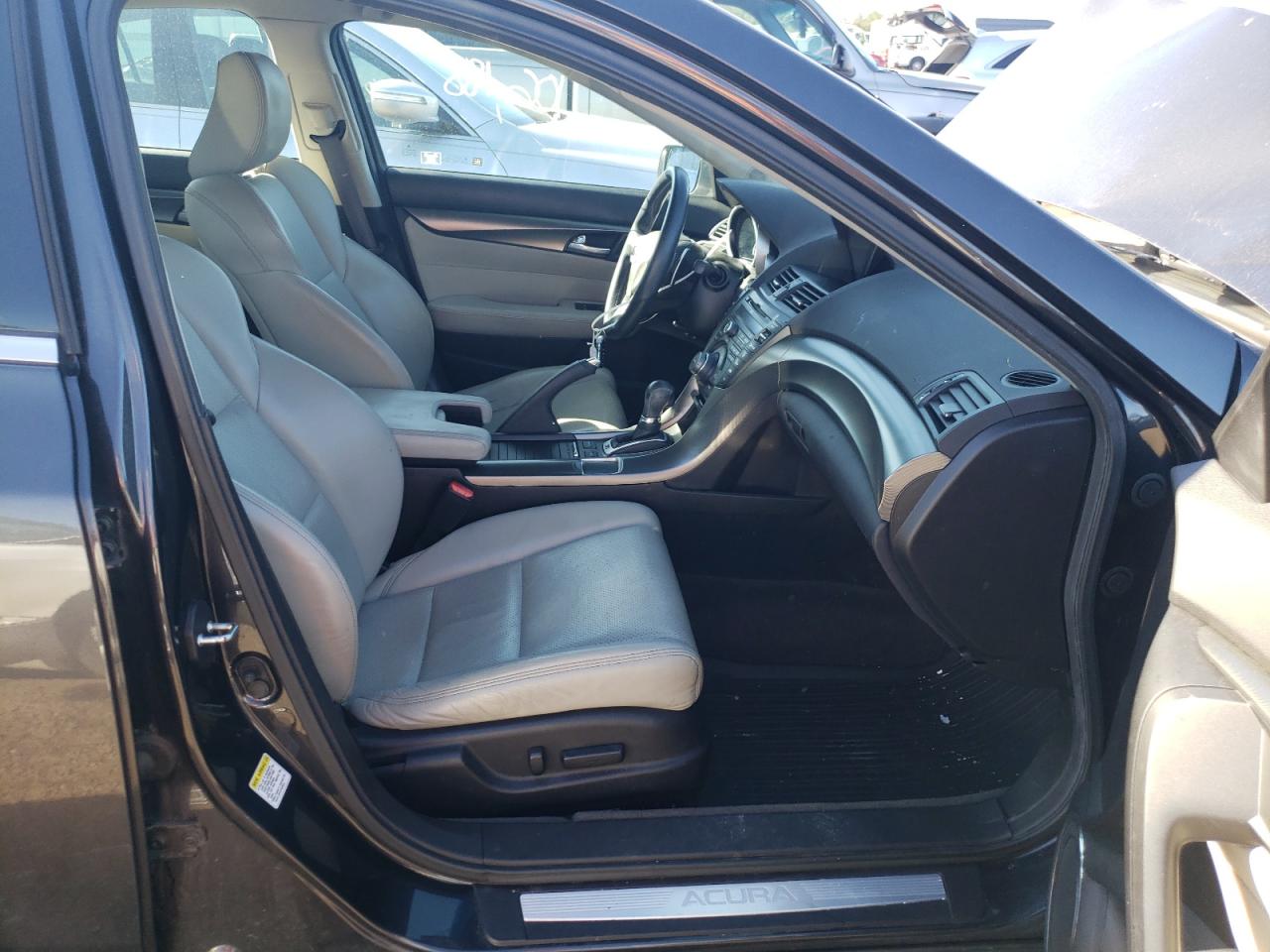 Photo 5 from auction – 2012 ACURA TL with VIN 19UUA9F51CA007271
