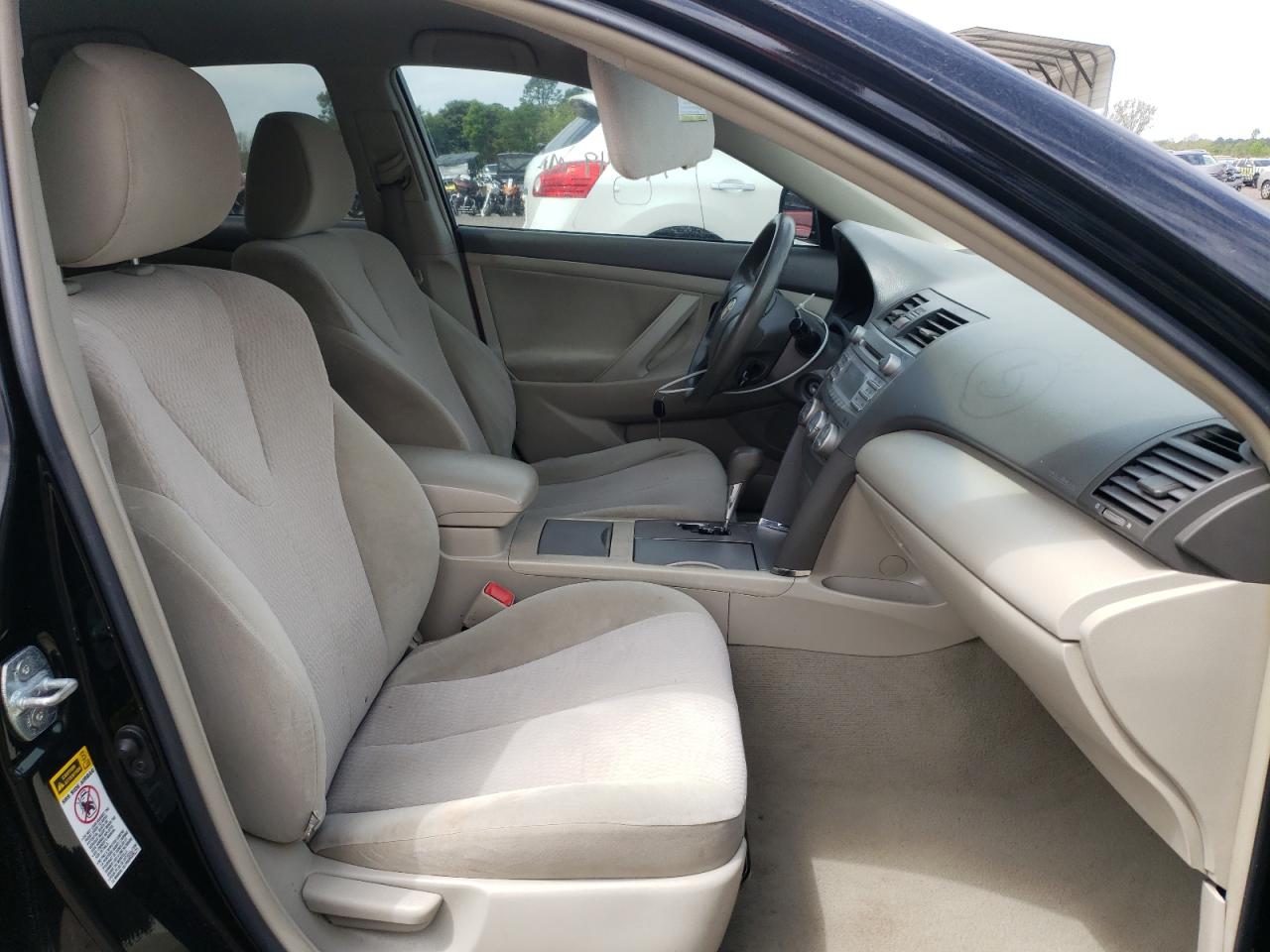 Photo 5 from auction – 2011 TOYOTA CAMRY BASE with VIN 4T1BF3EK4BU683007
