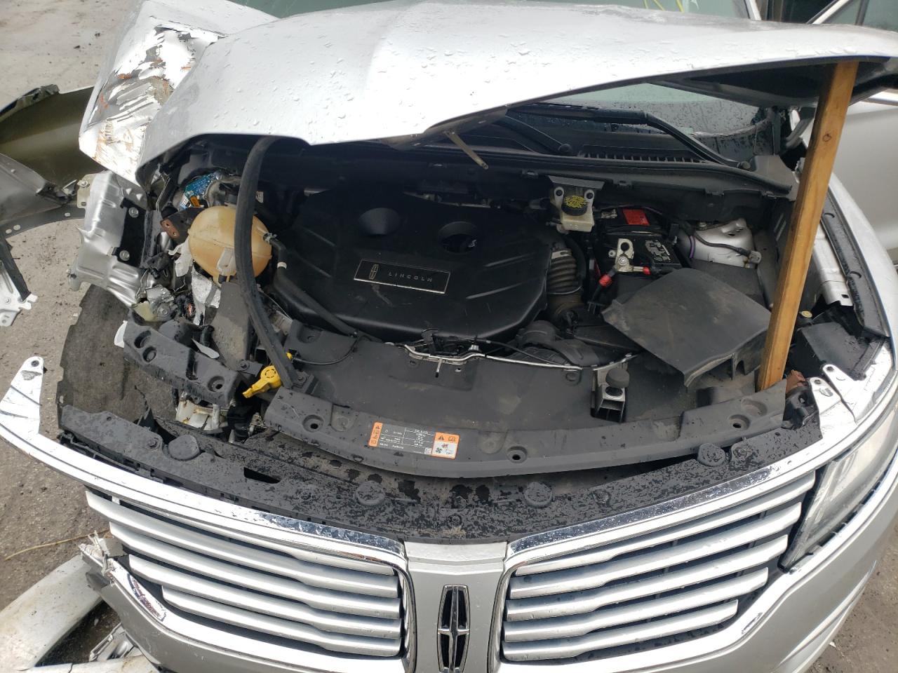 Photo 7 from auction – 2017 LINCOLN MKC SELECT with VIN 5LMTJ2DH1HUL61157