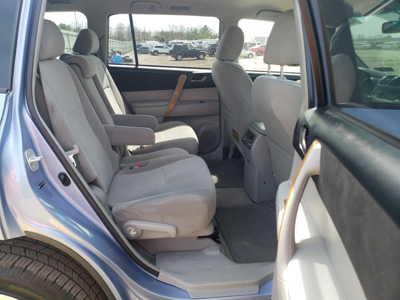 Photo 6 from auction – 2008 TOYOTA HIGHLANDER with VIN JTEEW41A282016764