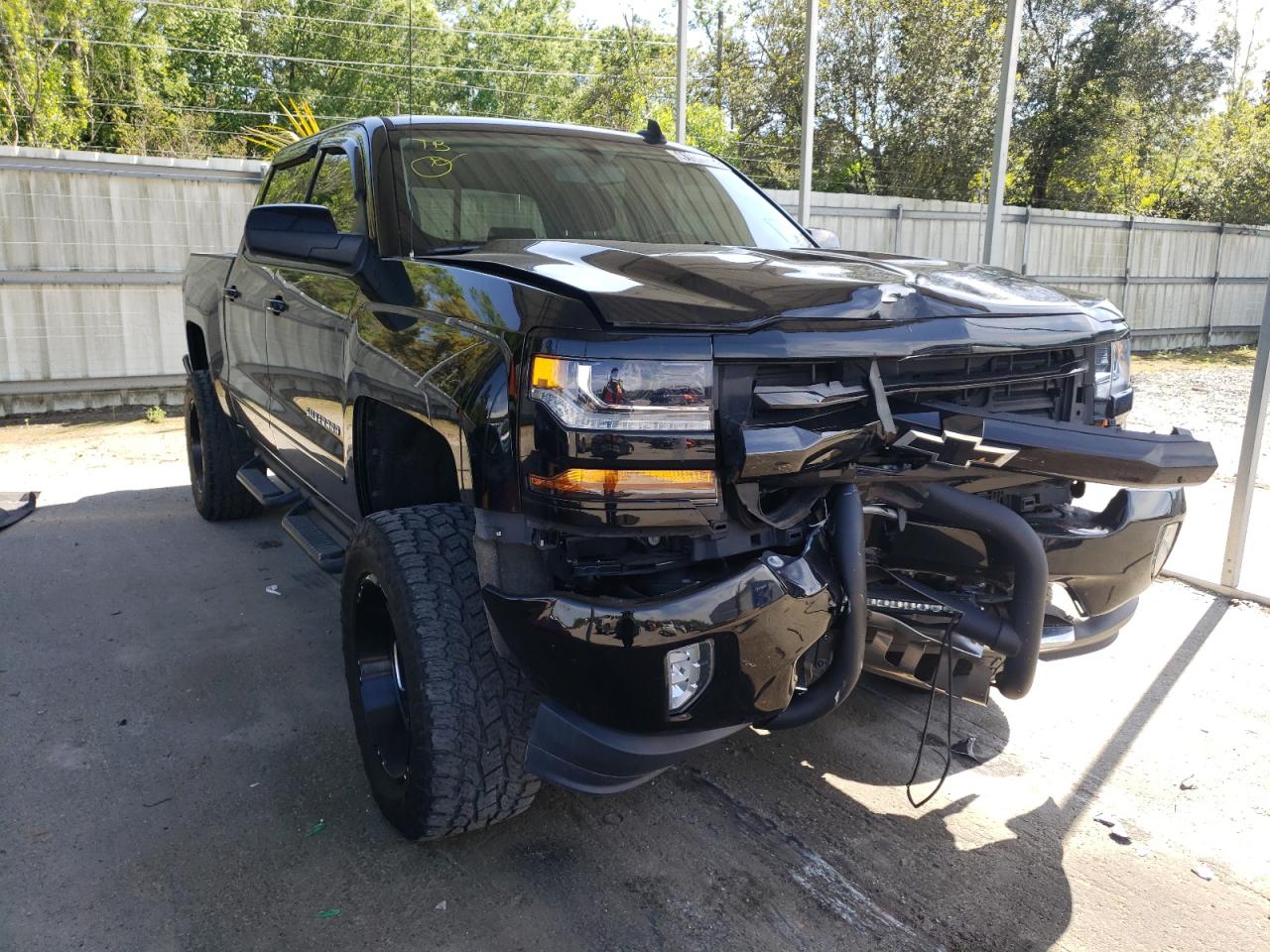 Photo 1 from auction – 2018 CHEVROLET SILVERADO with VIN 3GCUKRECXJG647098