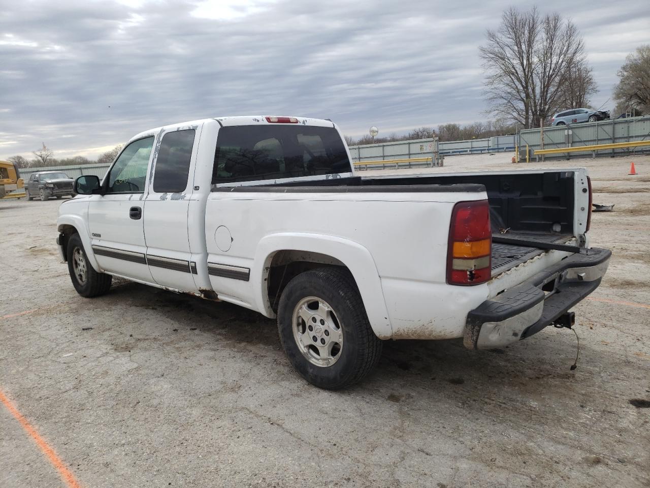 Photo 3 from auction – 2001 CHEVROLET SILVERADO with VIN 2GCEC19T411297750