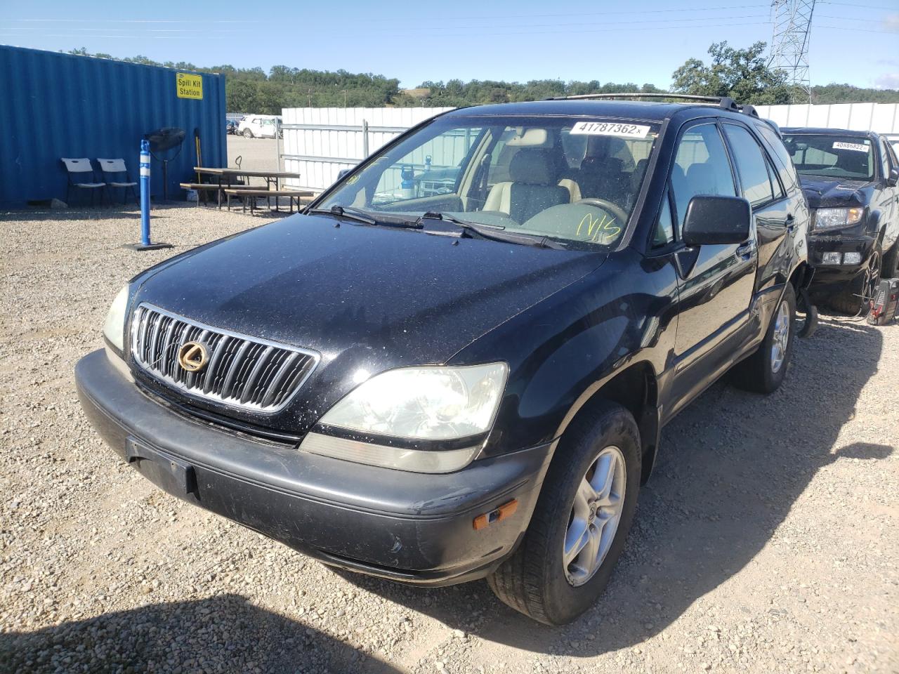 Photo 2 from auction – 2001 LEXUS RX 300 with VIN JTJHF10U010177608