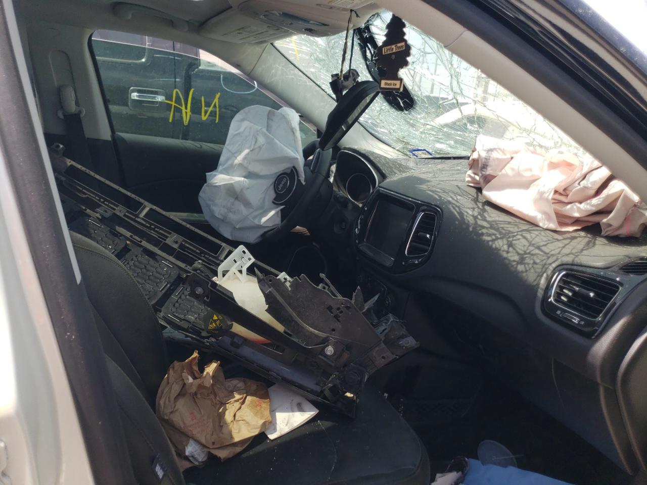 Photo 5 from auction – 2018 JEEP COMPASS LI with VIN 3C4NJDCB9JT301507