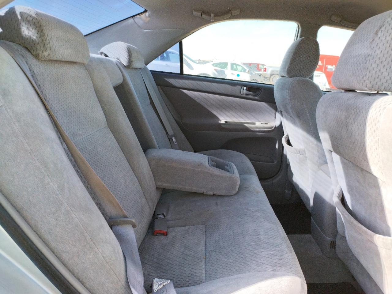 Photo 6 from auction – 2004 TOYOTA CAMRY LE with VIN 4T1BE32K24U891977