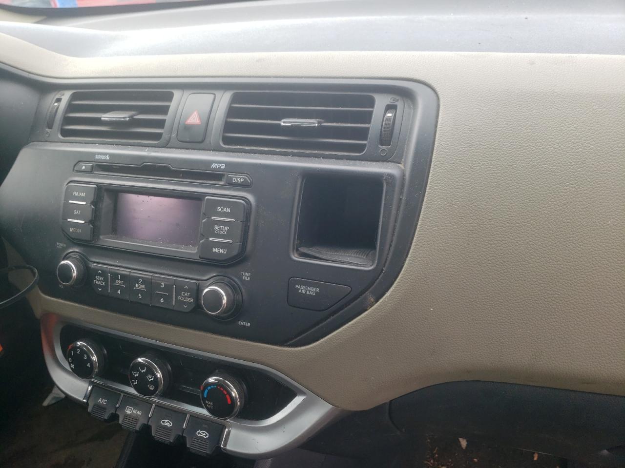 Photo 9 from auction – 2015 KIA RIO LX with VIN KNADM4A30F6449087