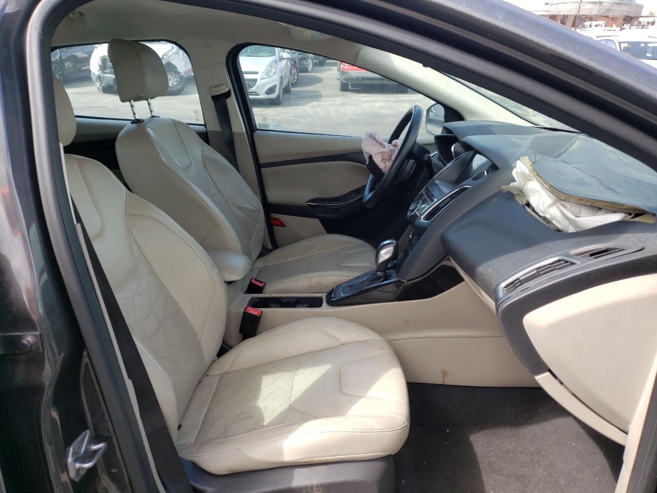 Photo 5 from auction – 2016 FORD FOCUS BEV with VIN 1FADP3R43GL230408