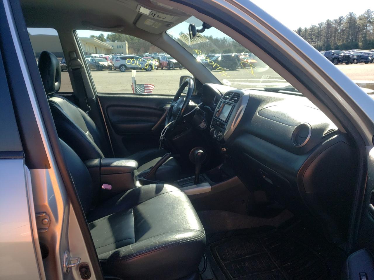 Photo 5 from auction – 2005 TOYOTA RAV4 with VIN JTEHD20V456043237