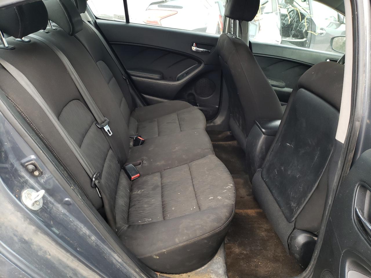 Photo 6 from auction – 2016 KIA FORTE LX with VIN KNAFK4A61G5563924