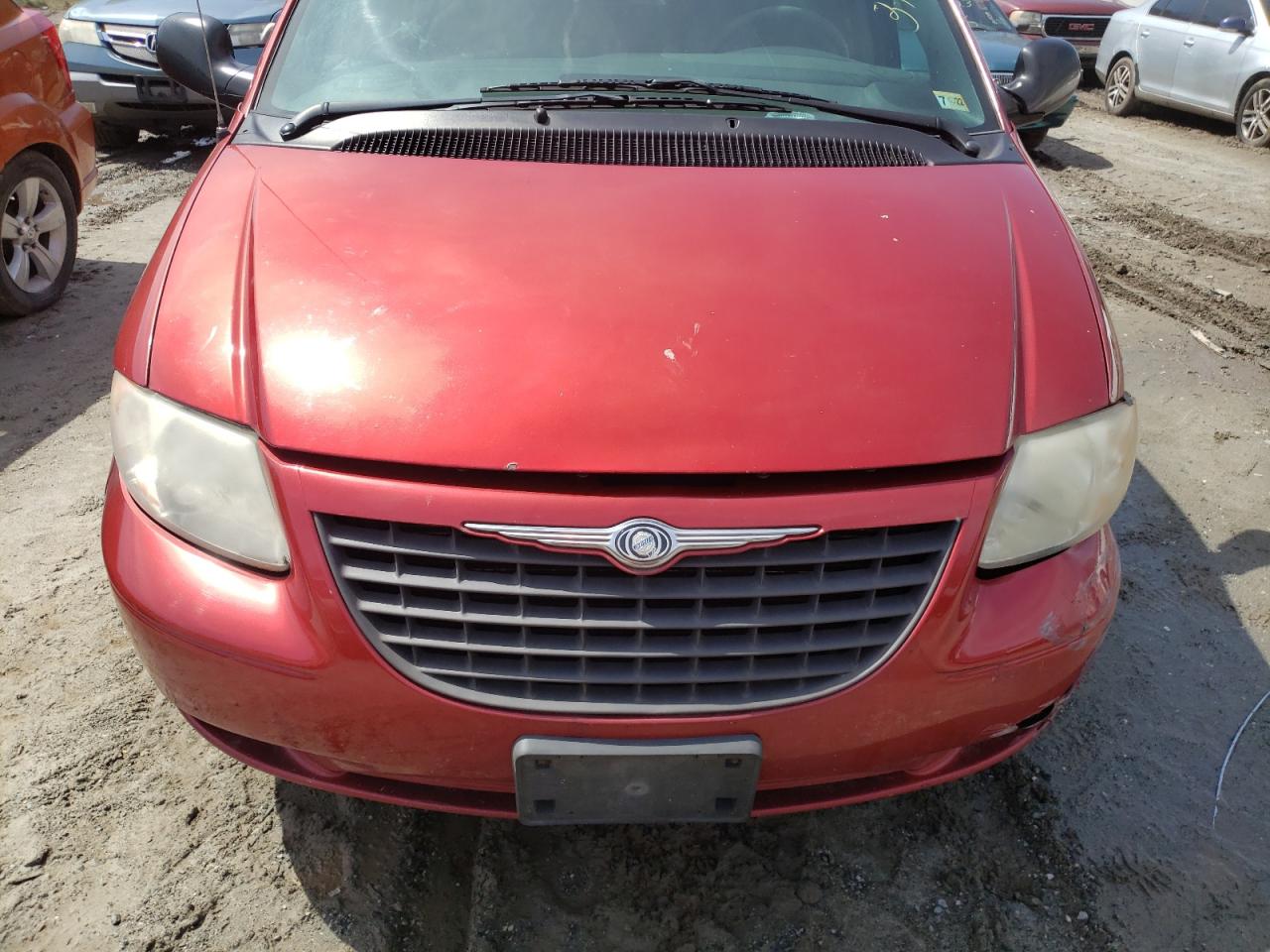 Photo 7 from auction – 2004 CHRYSLER TOWN & COU with VIN 1C4GP45R84B580066