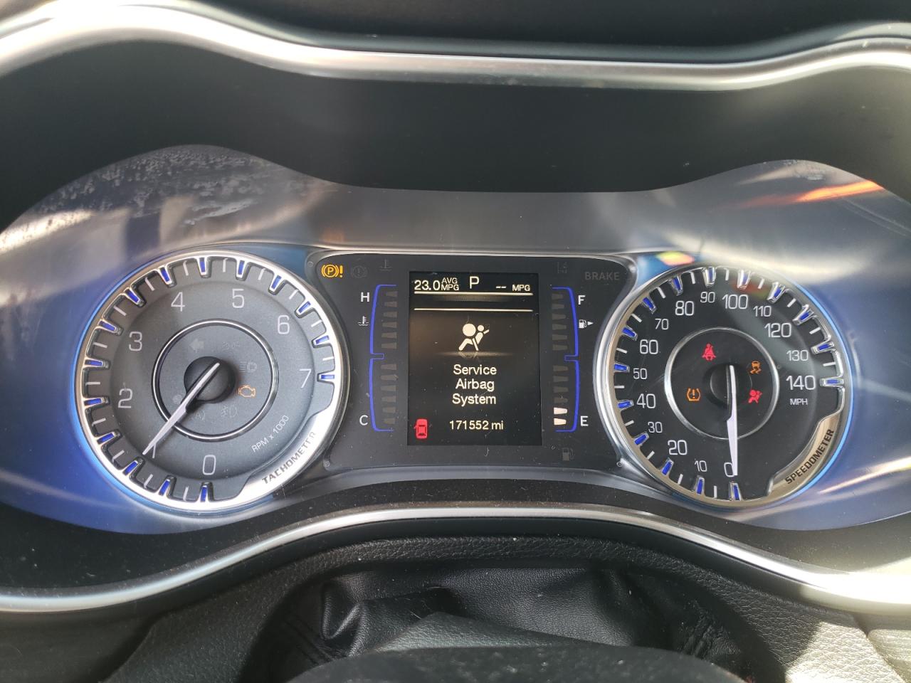 Photo 8 from auction – 2015 CHRYSLER 200 LIMITE with VIN 1C3CCCAB4FN720357