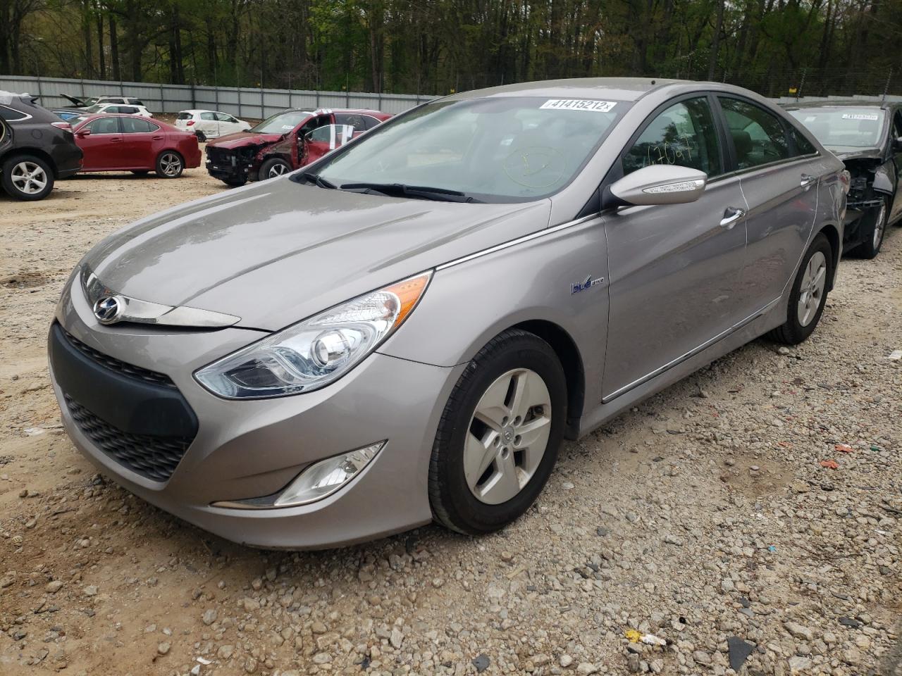 Photo 2 from auction – 2012 HYUNDAI SONATA HYB with VIN KMHEC4A49CA026841
