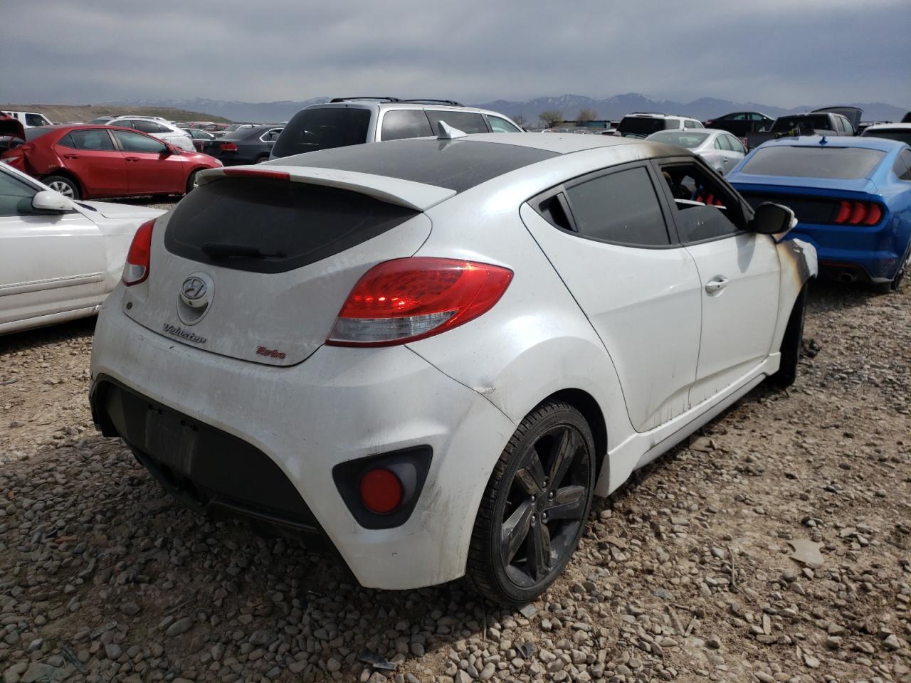 Photo 4 from auction – 2015 HYUNDAI VELOSTER T with VIN KMHTC6AE9FU218307