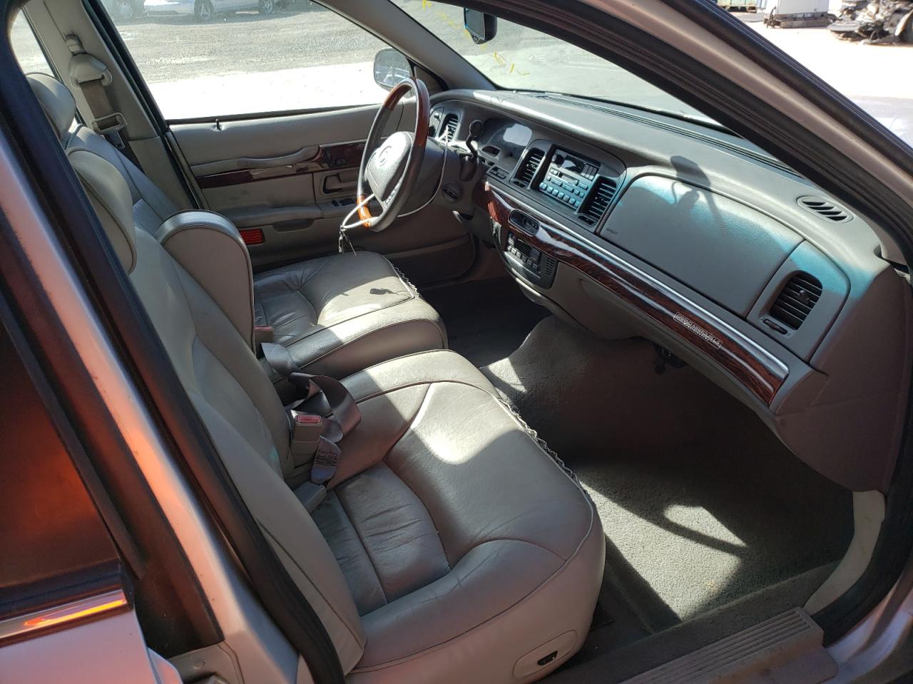 Photo 5 from auction – 2002 MERCURY GRAND MARQ with VIN 2MEFM75W22X662721