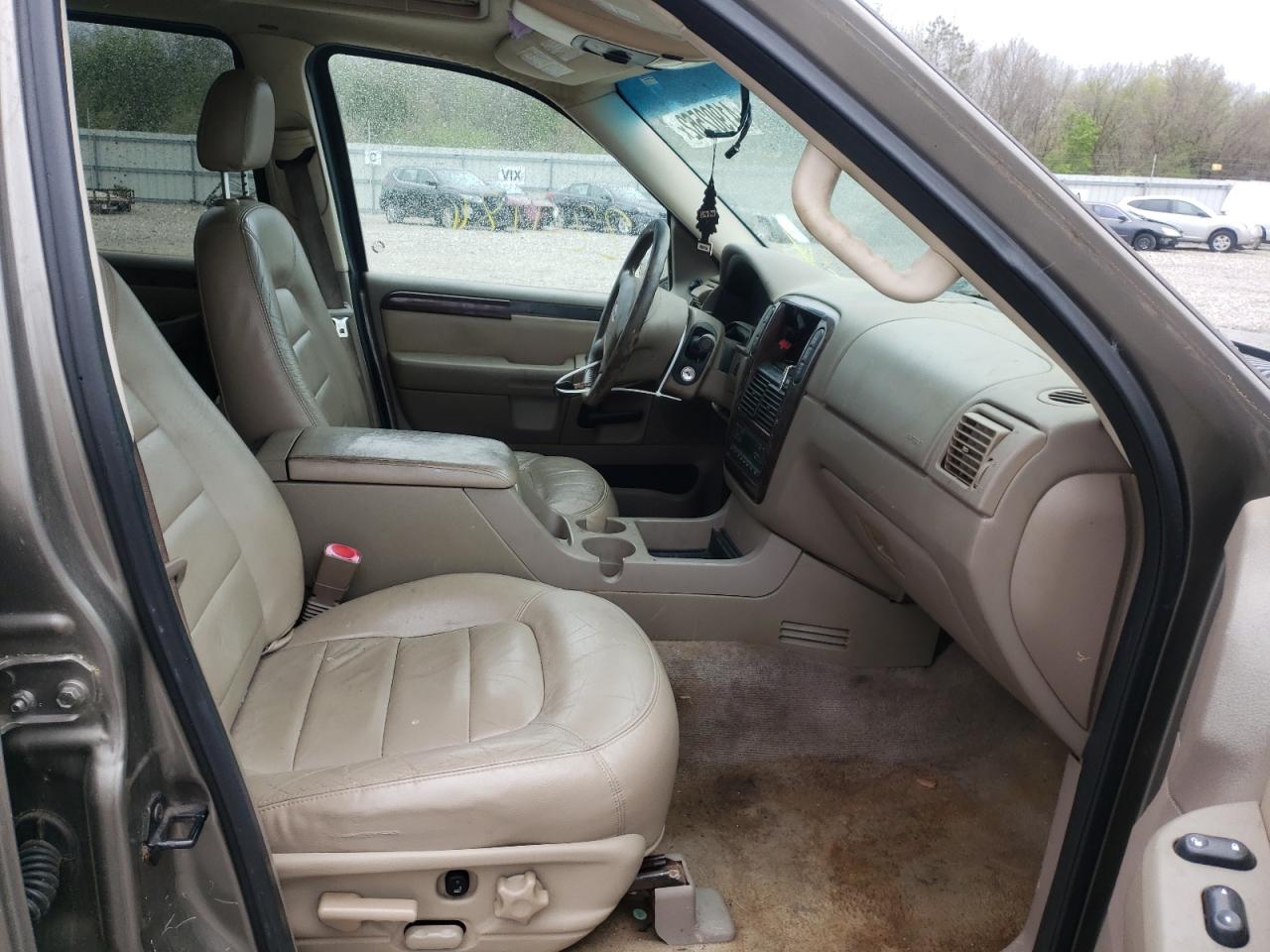 Photo 5 from auction – 2003 FORD EXPLORER L with VIN 1FMDU75K23UA69323