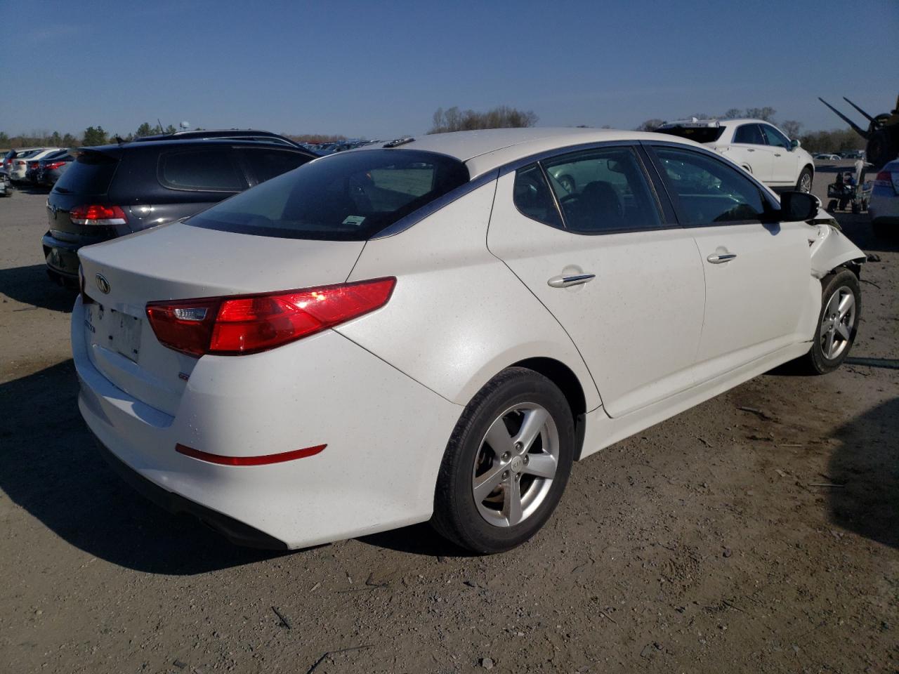 Photo 4 from auction – 2015 KIA OPTIMA LX with VIN KNAGM4A7XF5606534