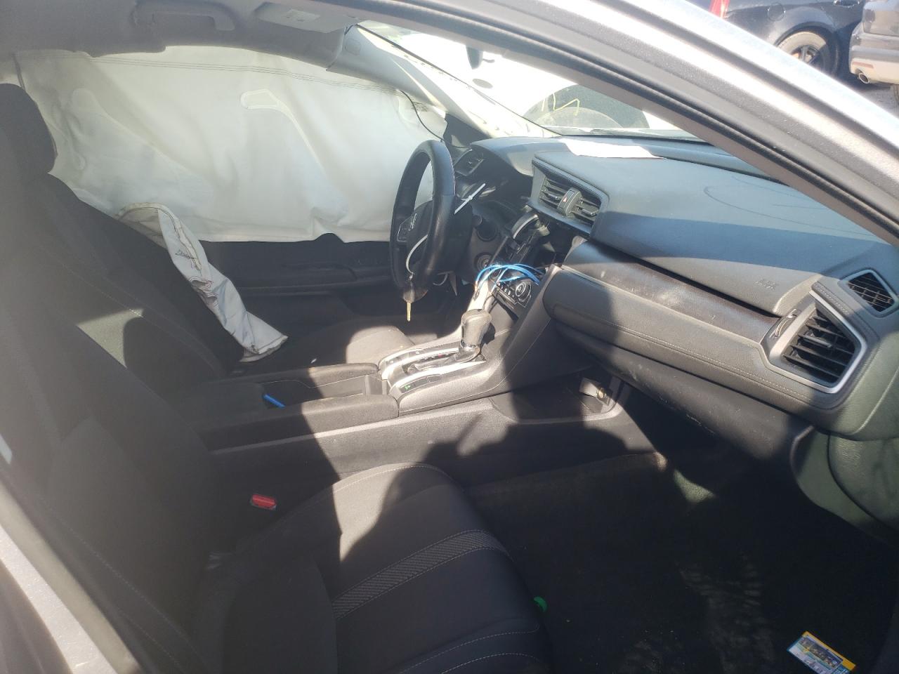 Photo 5 from auction – 2017 HONDA CIVIC LX with VIN 19XFC2F5XHE229322