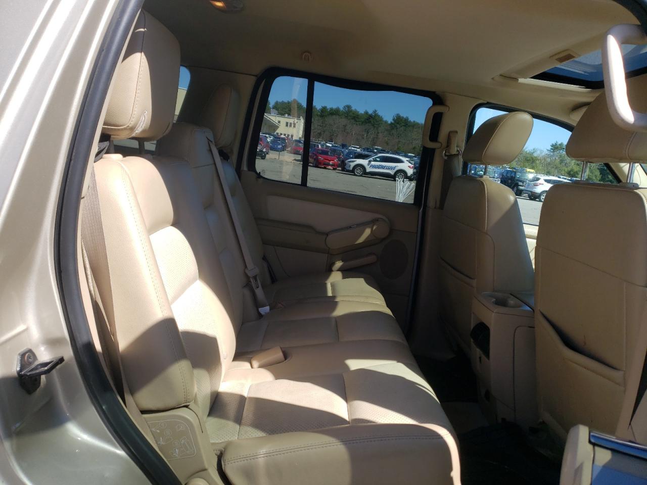 Photo 6 from auction – 2006 MERCURY MOUNTAINEE with VIN 4M2EU47E26UJ22535