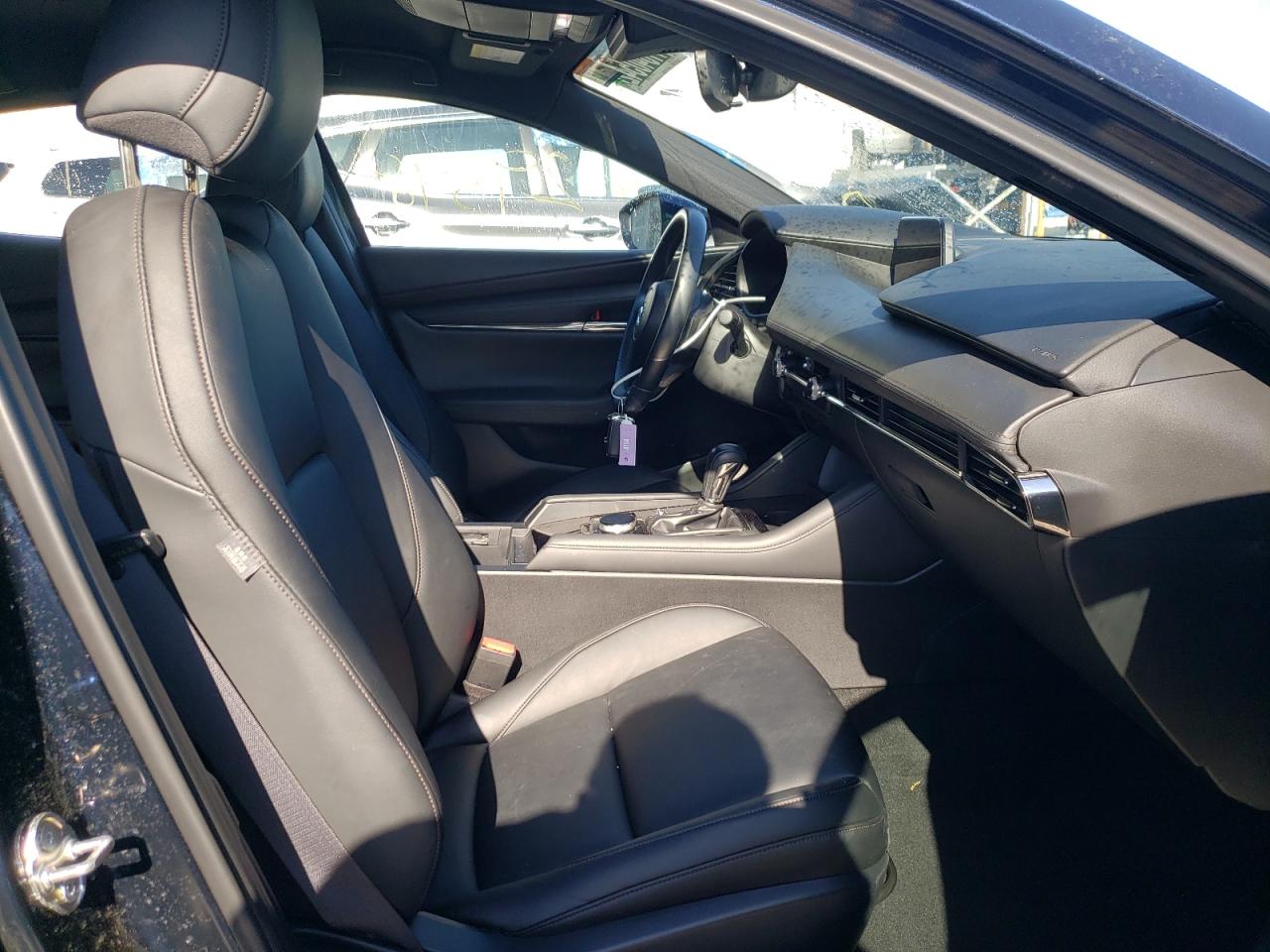 Photo 5 from auction – 2019 MAZDA 3 PREFERRE with VIN JM1BPAMM6K1136525