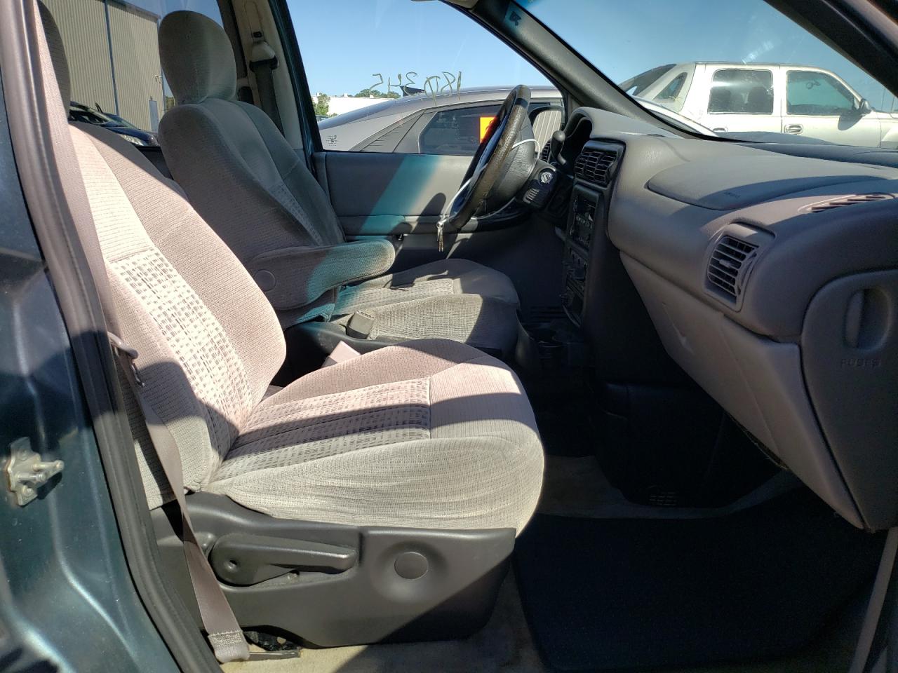 Photo 5 from auction – 2005 CHEVROLET VENTURE LS with VIN 1GNDV23E85D102627
