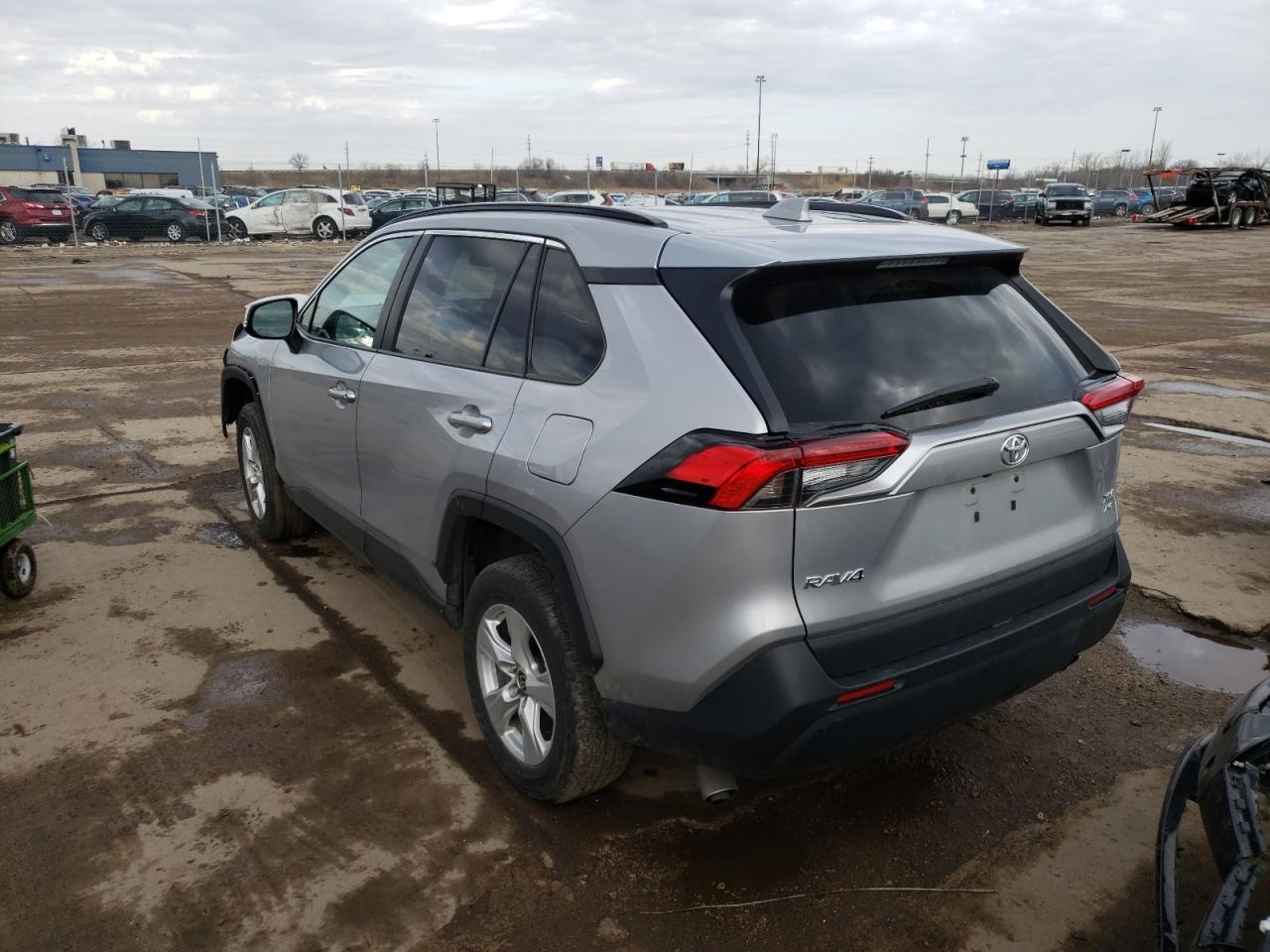 Photo 3 from auction – 2021 TOYOTA RAV4 XLE with VIN 2T3P1RFVXMC191870