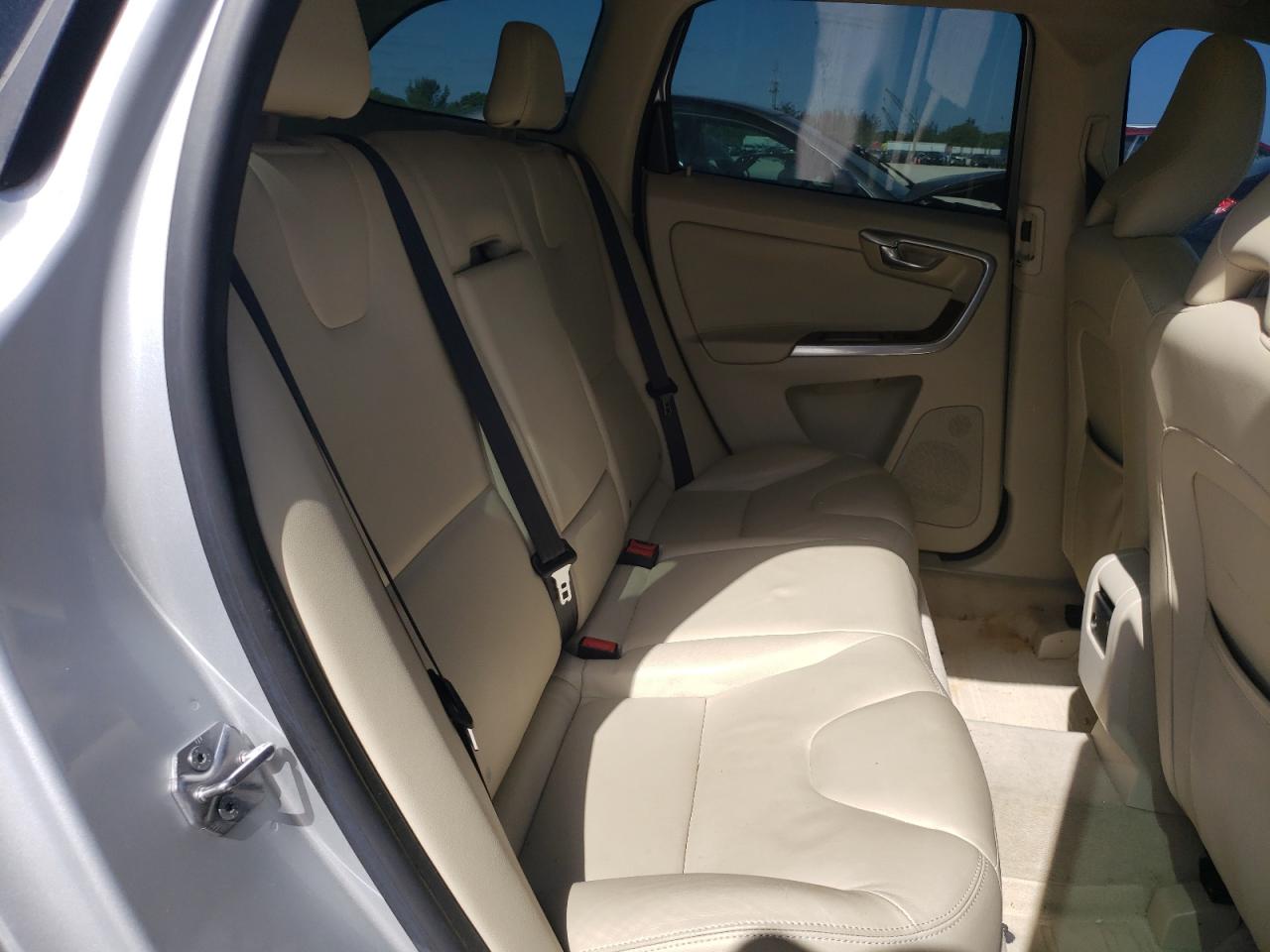 Photo 6 from auction – 2015 VOLVO XC60 T6 PR with VIN YV449MDK6F2685058