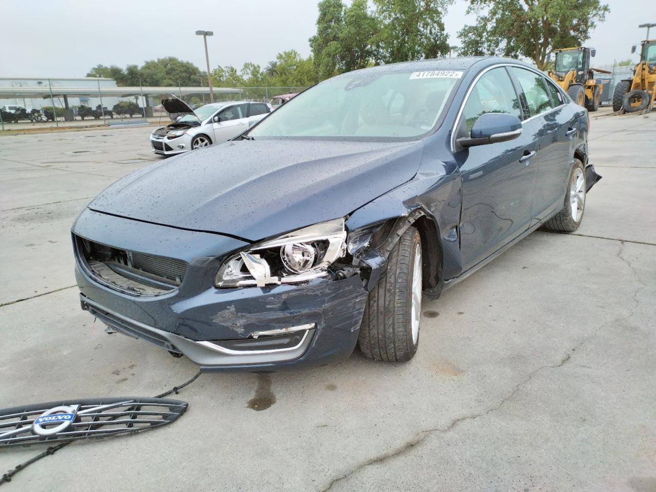 Photo 2 from auction – 2015 VOLVO S60 PREMIE with VIN YV140MFK5F1336239