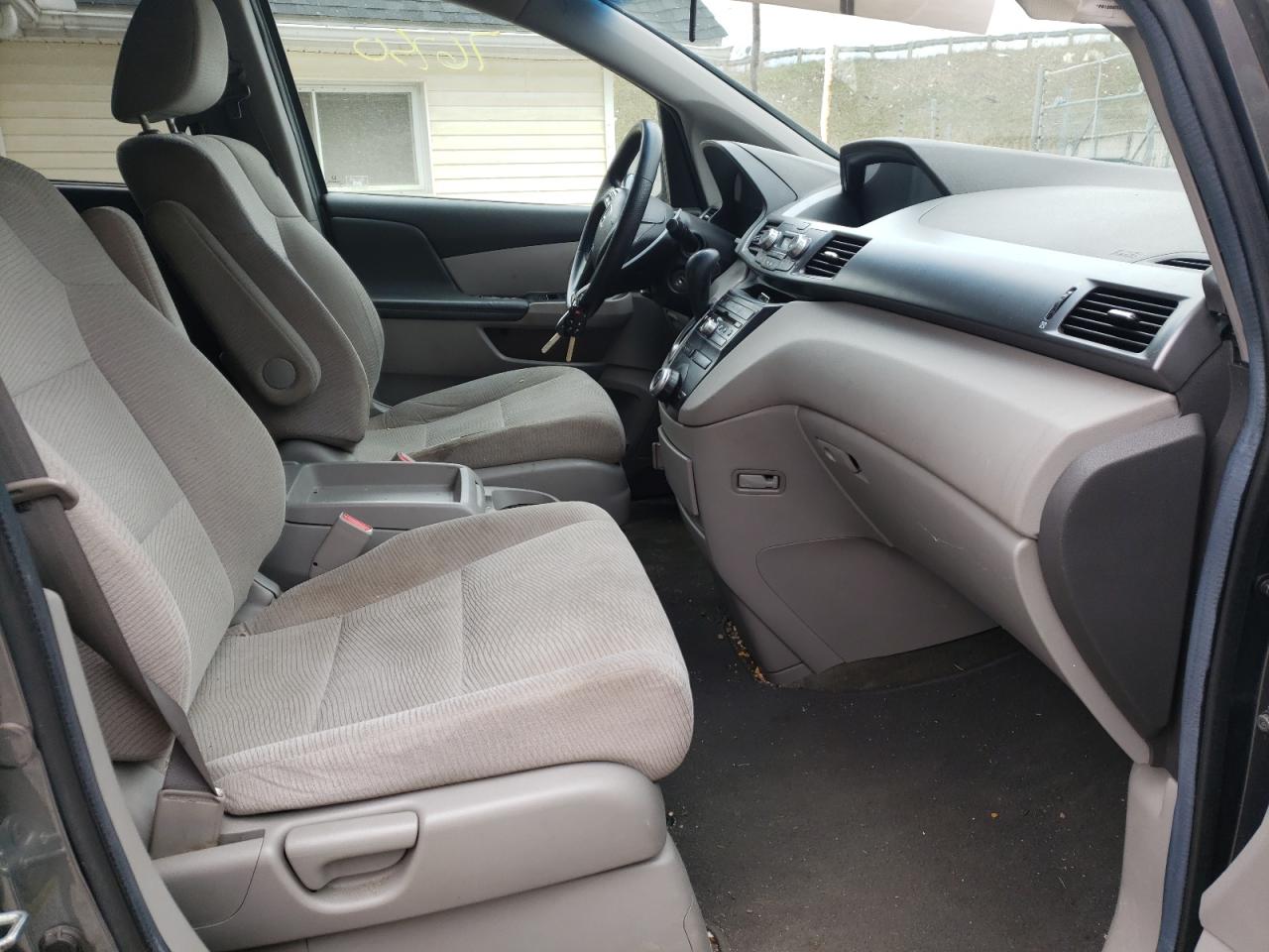 Photo 5 from auction – 2011 HONDA ODYSSEY EX with VIN 5FNRL5H47BB056069