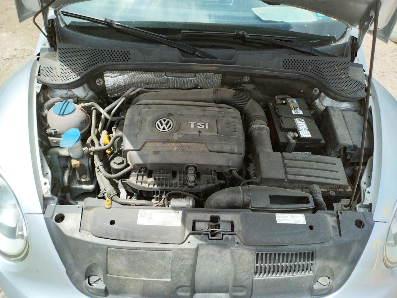 Photo 7 from auction – 2014 VOLKSWAGEN BEETLE with VIN 3VWF17AT4EM642943