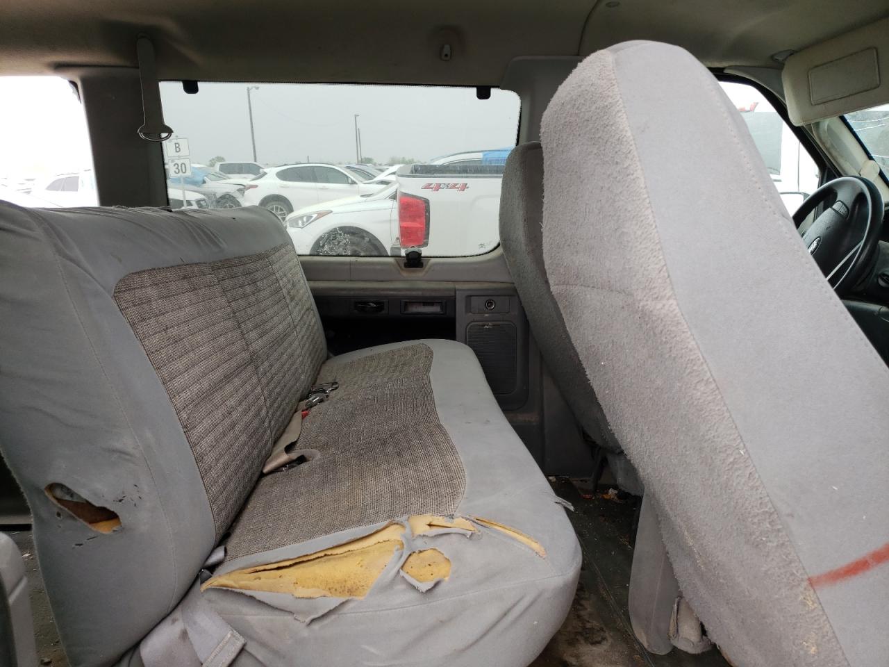 Photo 6 from auction – 2005 FORD ECONOLINE with VIN 1FBNE31L55HA46048