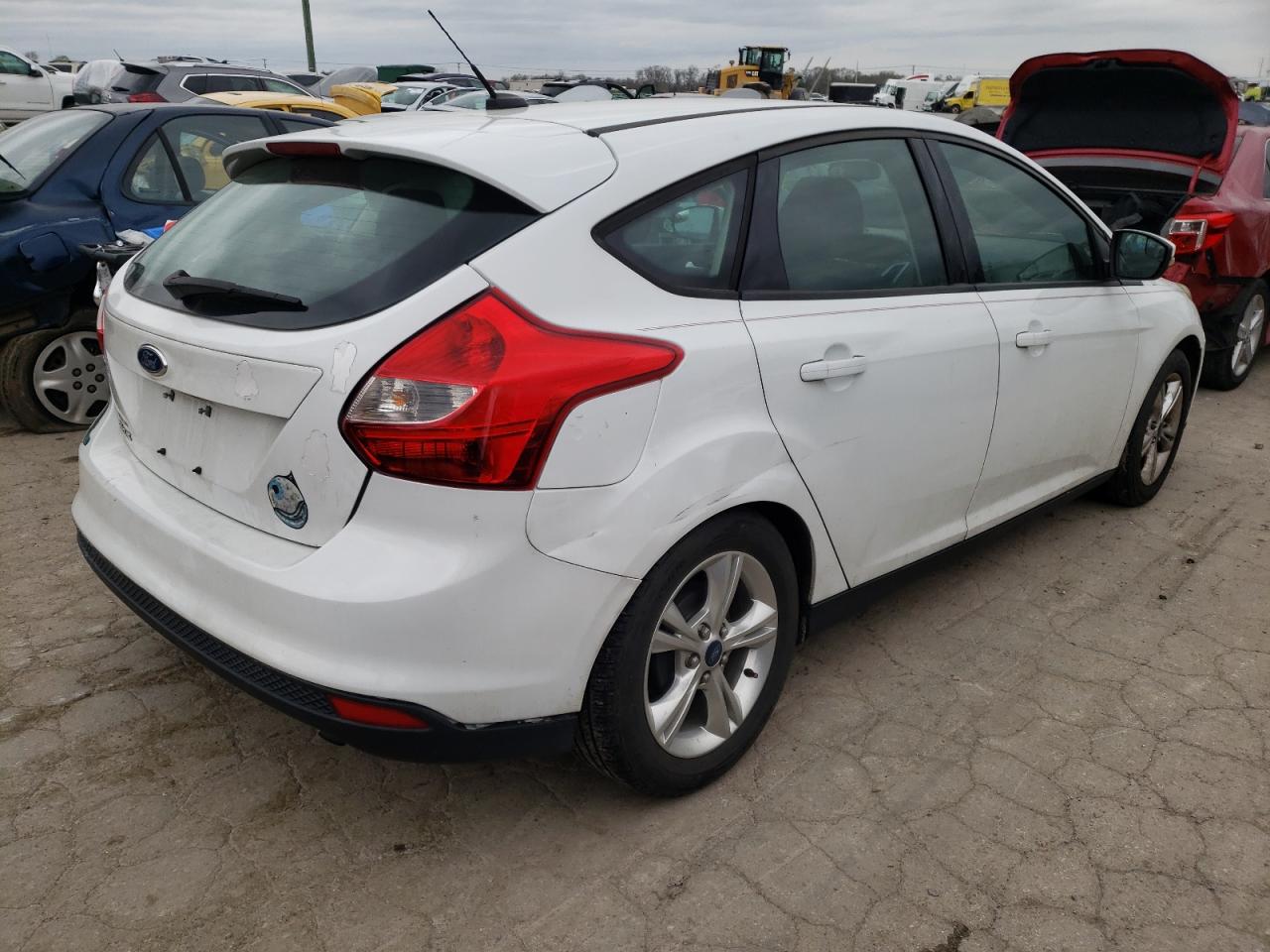 Photo 4 from auction – 2014 FORD FOCUS SE with VIN 1FADP3K2XEL119490