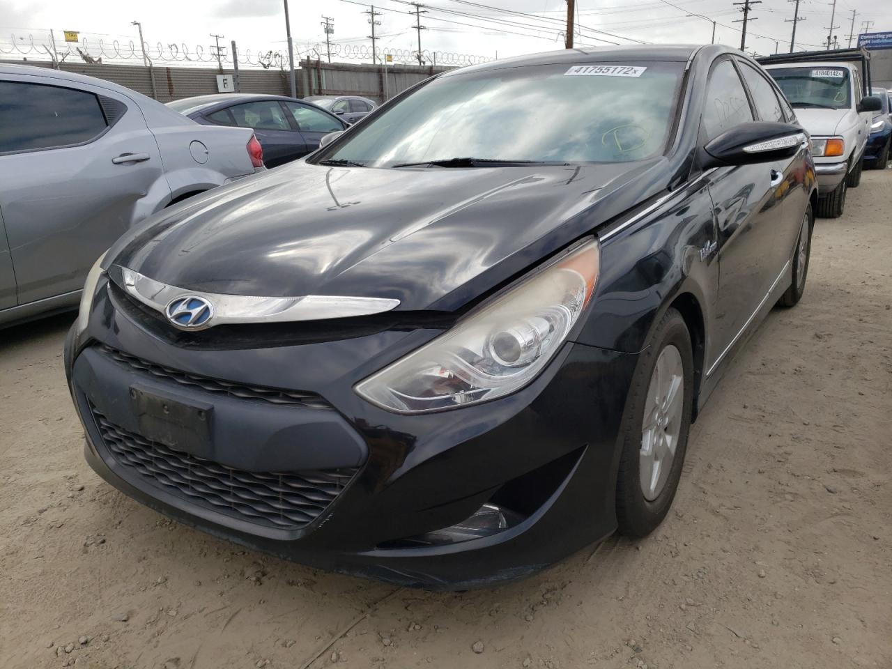 Photo 2 from auction – 2012 HYUNDAI SONATA HYB with VIN KMHEC4A45CA021054